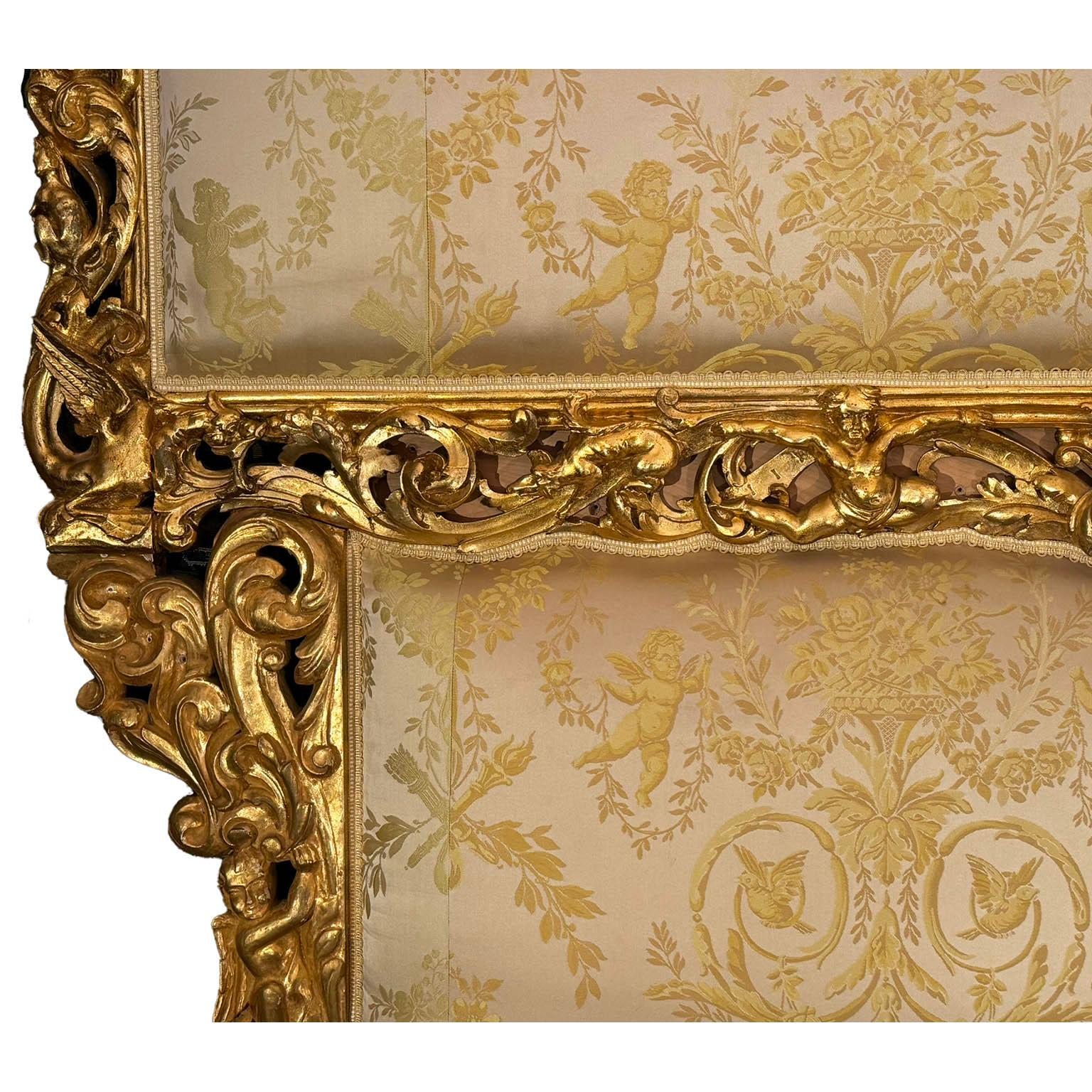 A French Louis XIX/XV Style Giltwood Carved Figural Queen-Size Bed with Cherubs In Good Condition For Sale In Los Angeles, CA