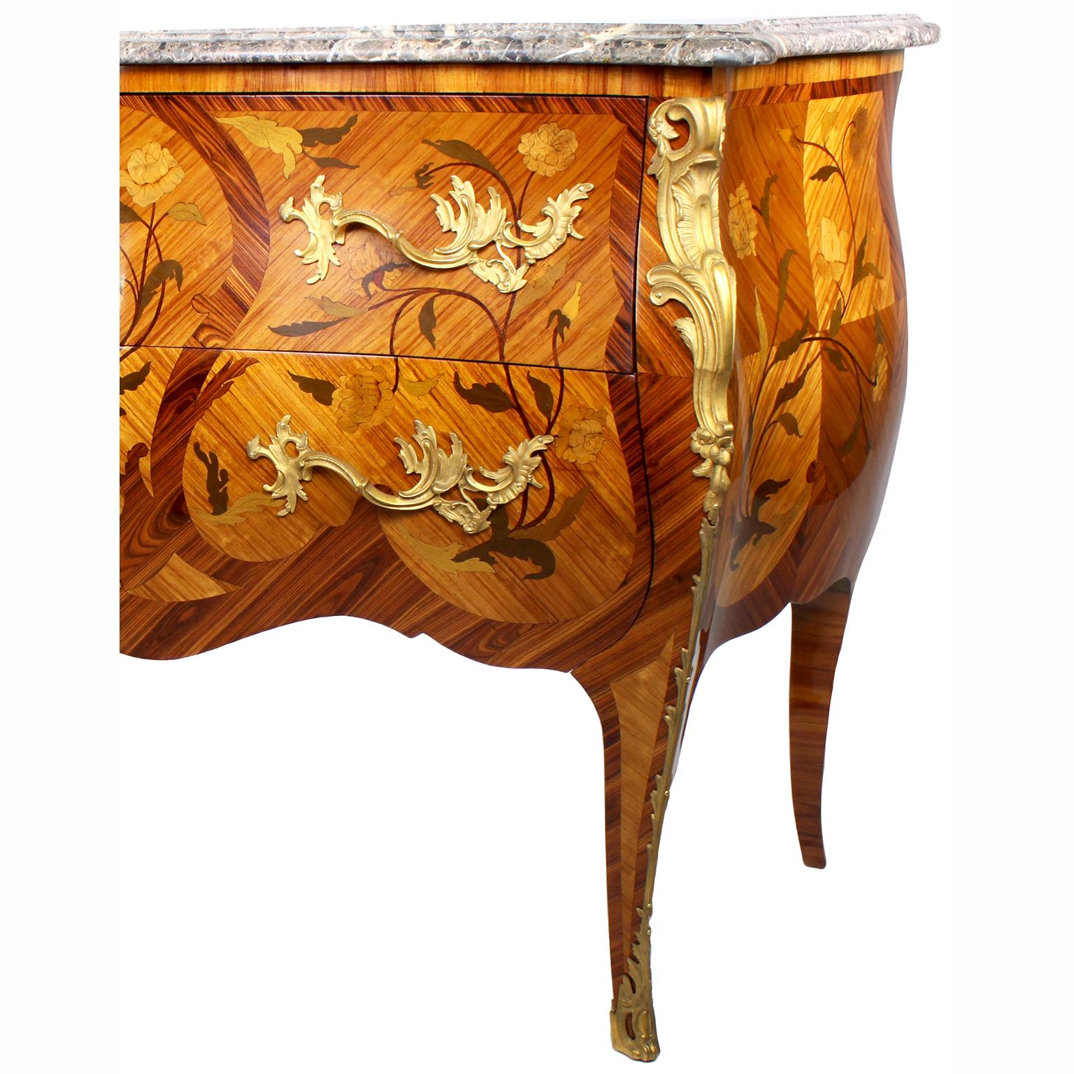 French Louis XV Style Bombé Satinwood Marquetry & Ormolu Mounted Commode In Good Condition For Sale In Los Angeles, CA