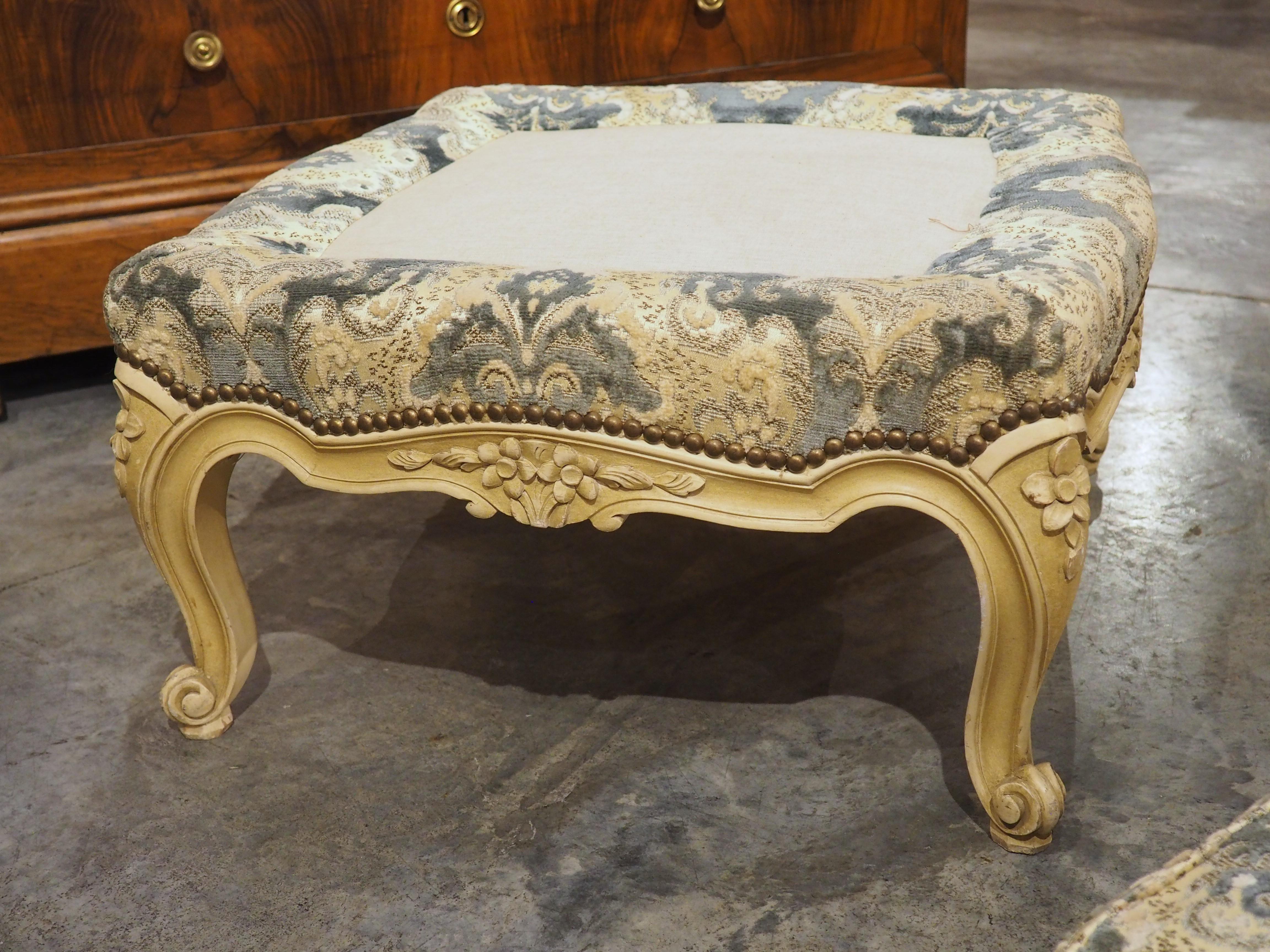 A French Louis XV Style Creme Painted Tabouret, 1950s 5