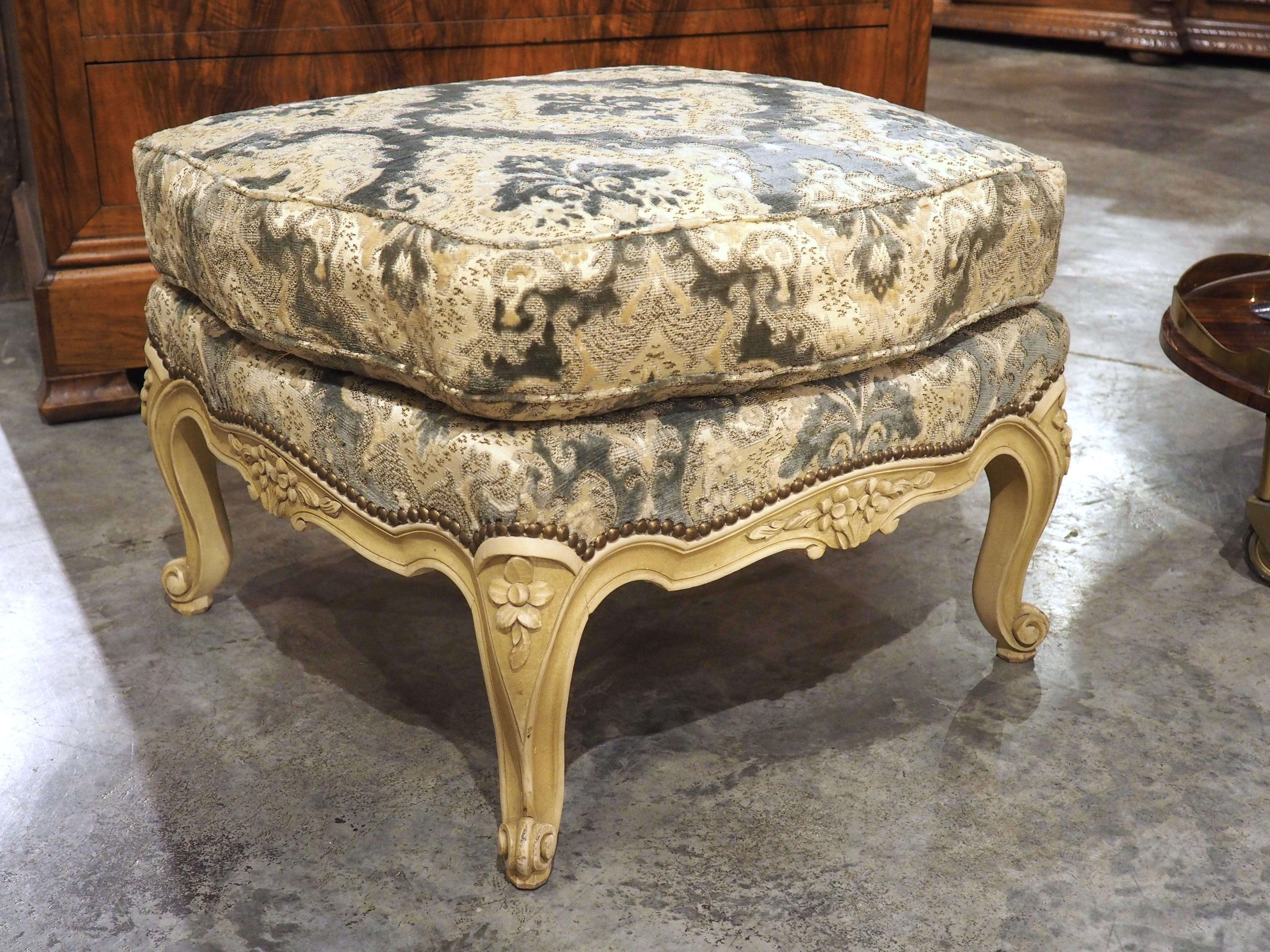 A French Louis XV Style Creme Painted Tabouret, 1950s 7