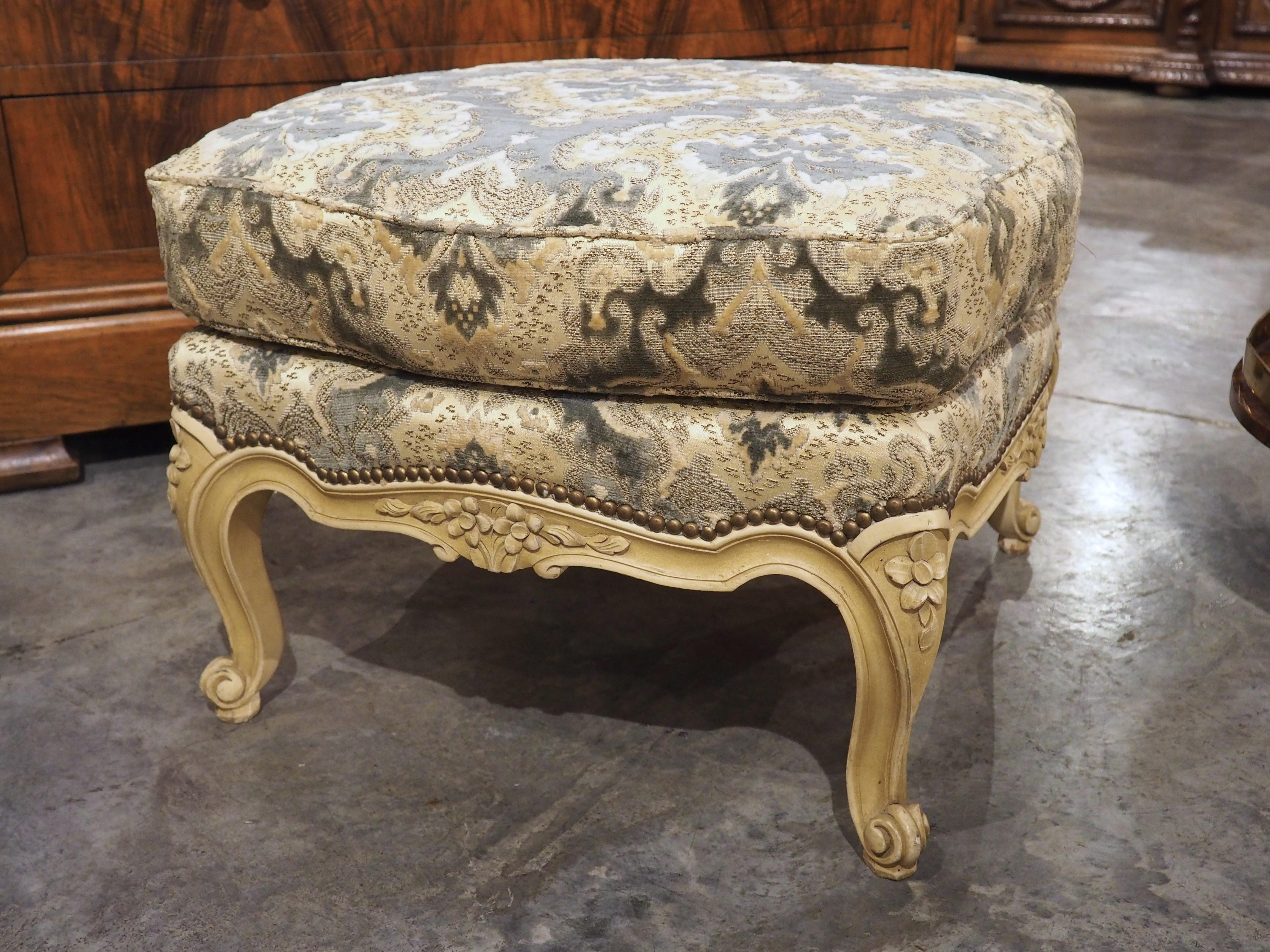 A French Louis XV Style Creme Painted Tabouret, 1950s 2