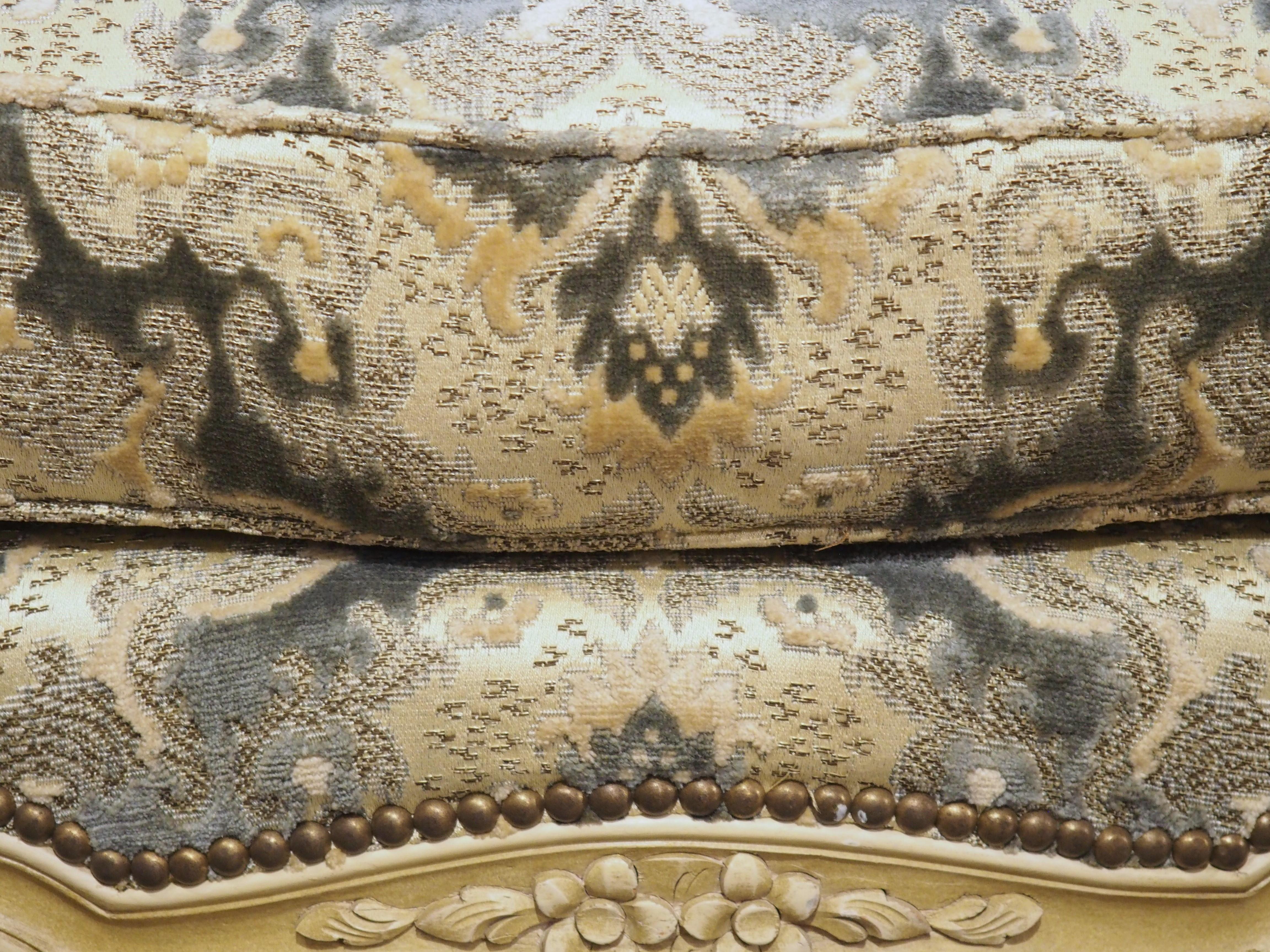 A French Louis XV Style Creme Painted Tabouret, 1950s 3
