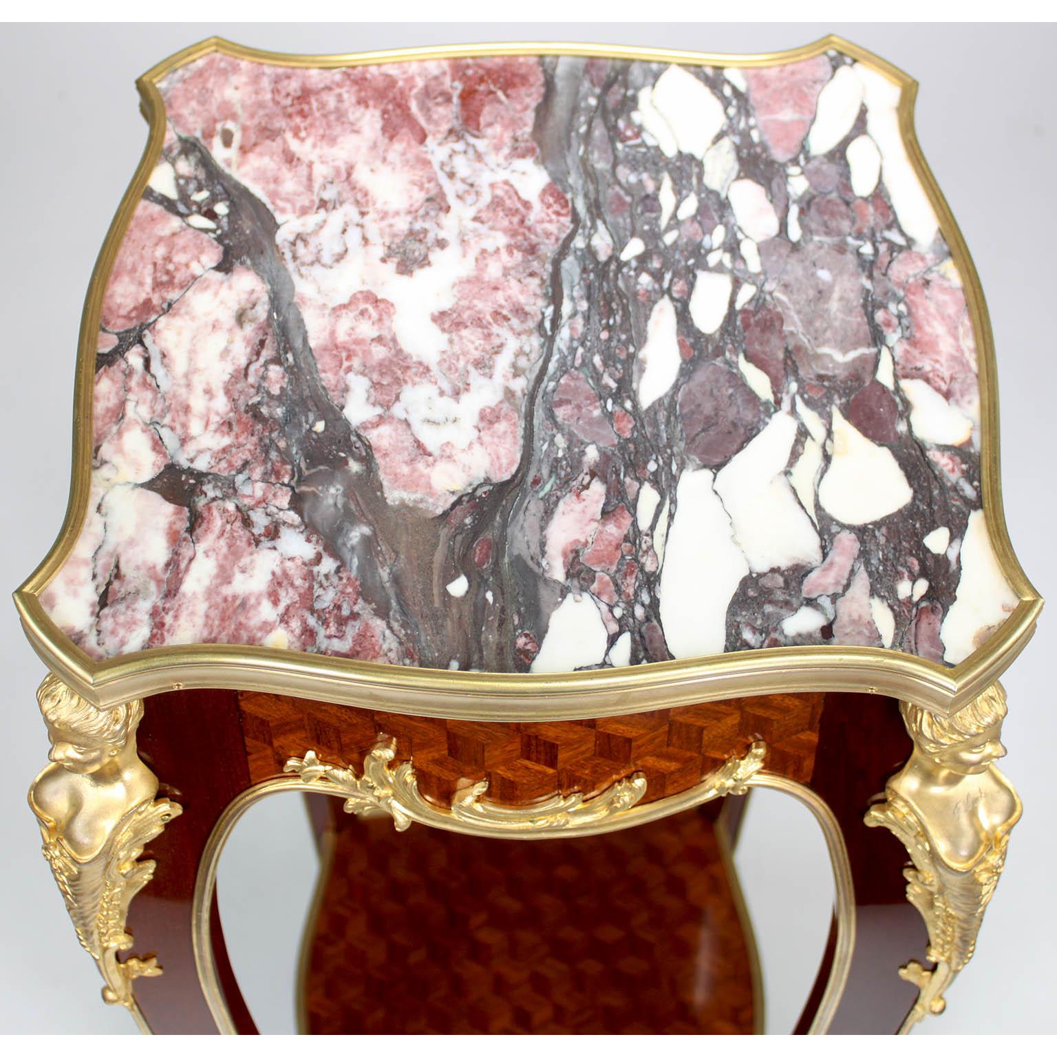 Mesa auxiliar francesa de caoba y ormolina estilo Luis XV de Francois Linke en venta 3