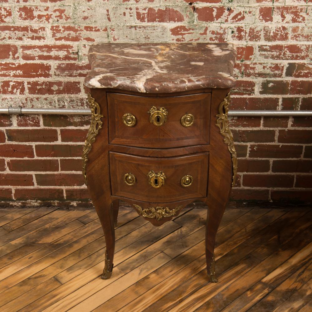 French Louis XV Style Marquetry Night Stand Side Cabinet, circa 1940 In Good Condition For Sale In Philadelphia, PA