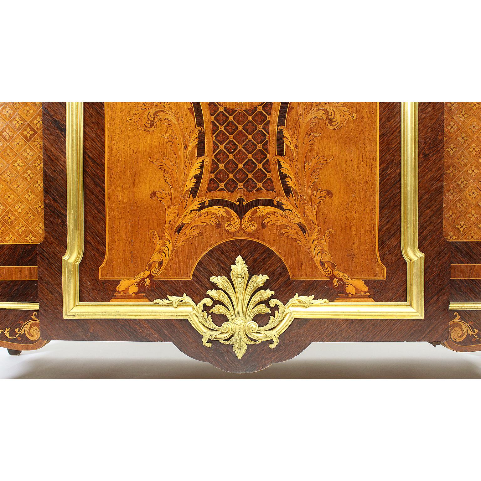 XIXe siècle Meuble de rangement d'appoint de style Louis XV en marqueterie et monté en bronze doré par Descotte Fils en vente