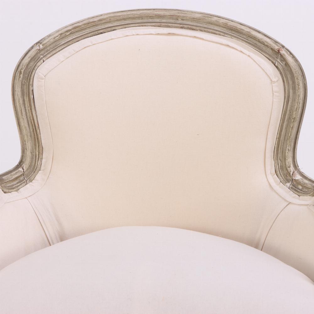 Sillón francés pintado de estilo Luis XV y taburete a juego, c. 1910. Tapicería en venta
