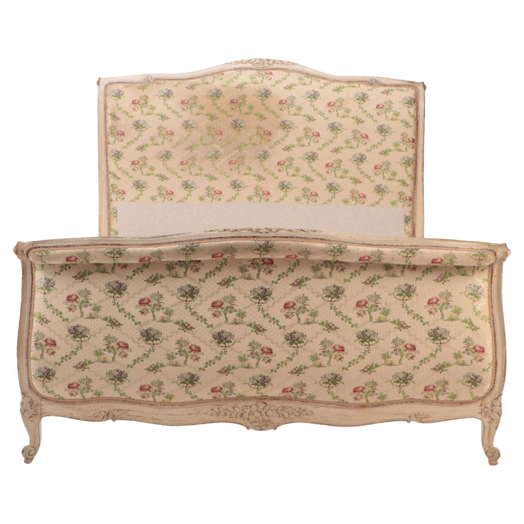 French Louis XV Style Painted Queen Size Bed circa 1950 For Sale