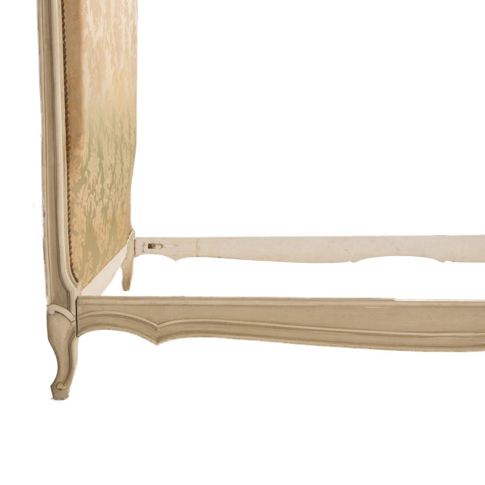 Cama doble francesa pintada de estilo Luis XV, c. 1940. en Bueno estado para la venta en Philadelphia, PA