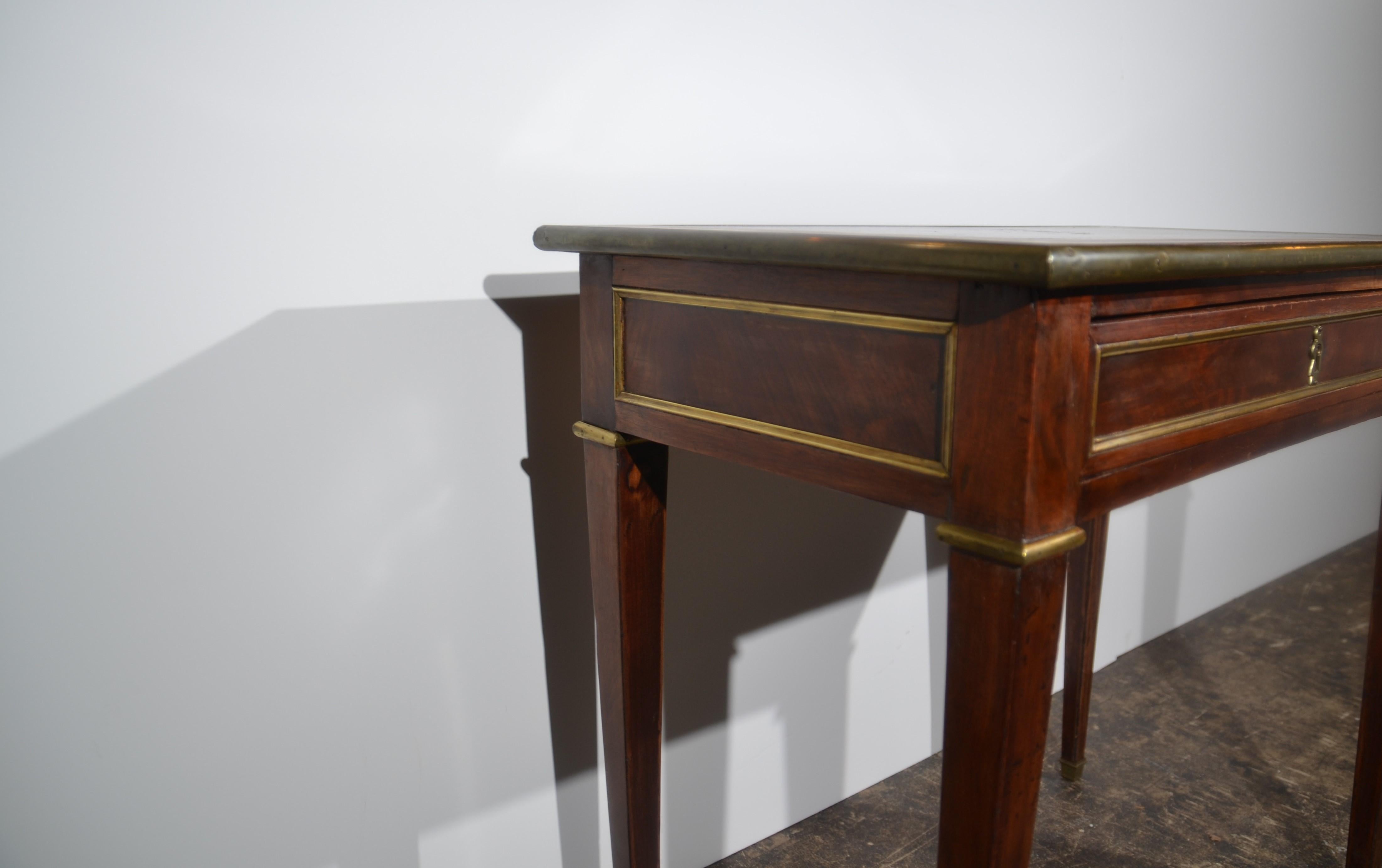 French Louis XVI Desk / Table In Good Condition In Pomona, CA