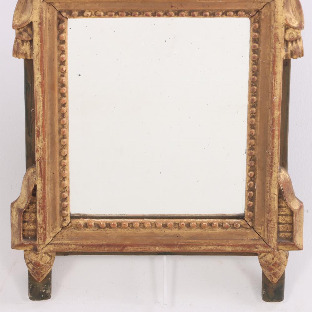 Francese Specchio francese in stile Luigi XVI intagliato e dorato, C.C. 1810. in vendita
