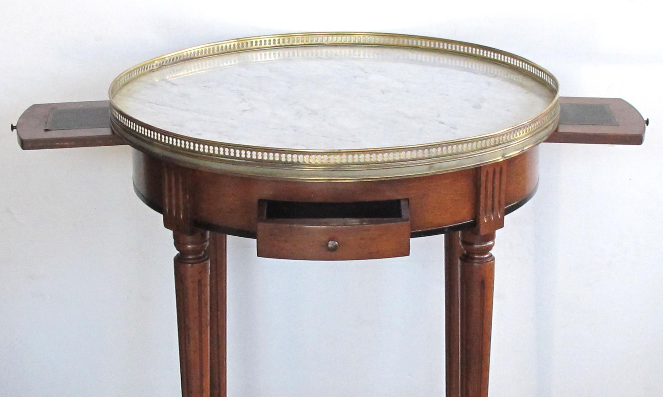 Early 20th Century French Louis XVI Style Fruitwood Circular Side Table with Carrara Marble Top