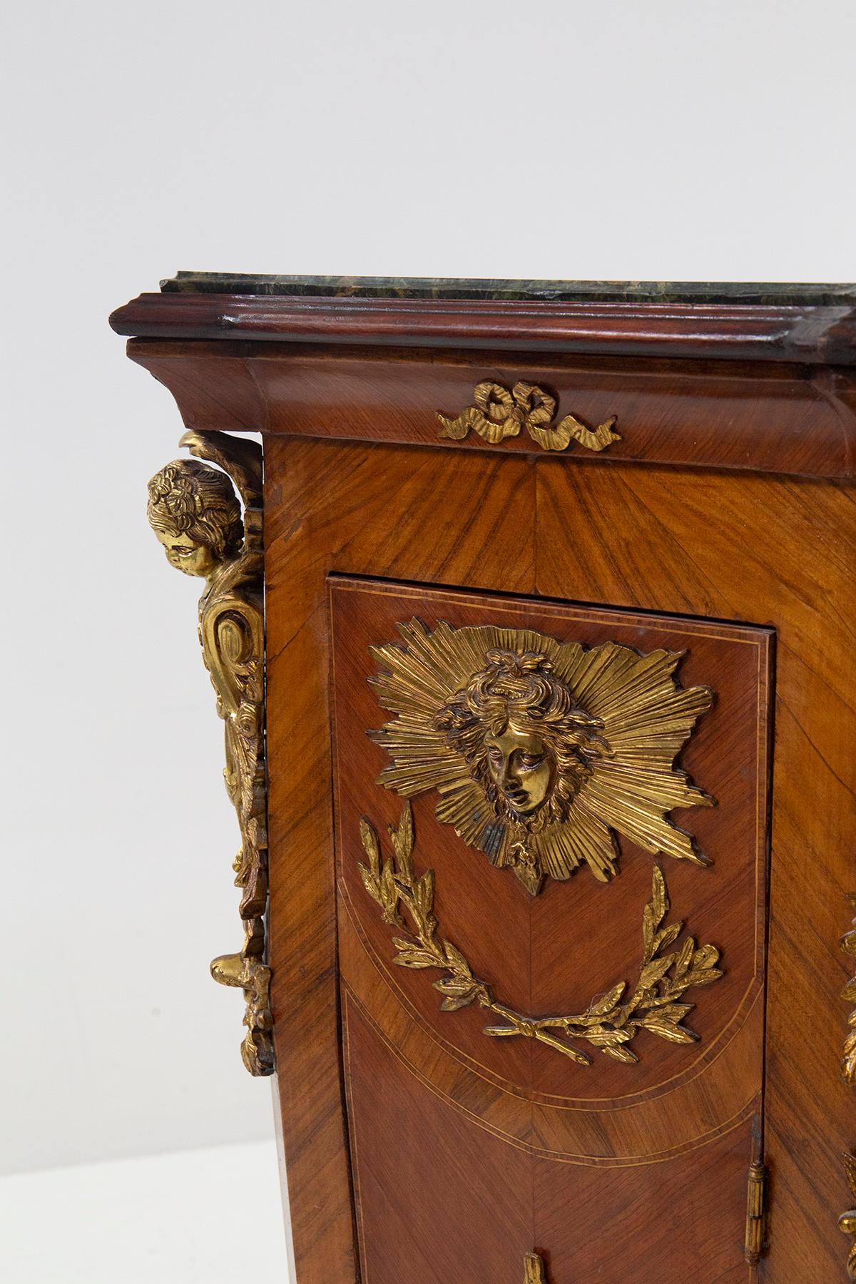Néo-classique Piédestal en bois monté en bronze doré de style Louis XVI en vente