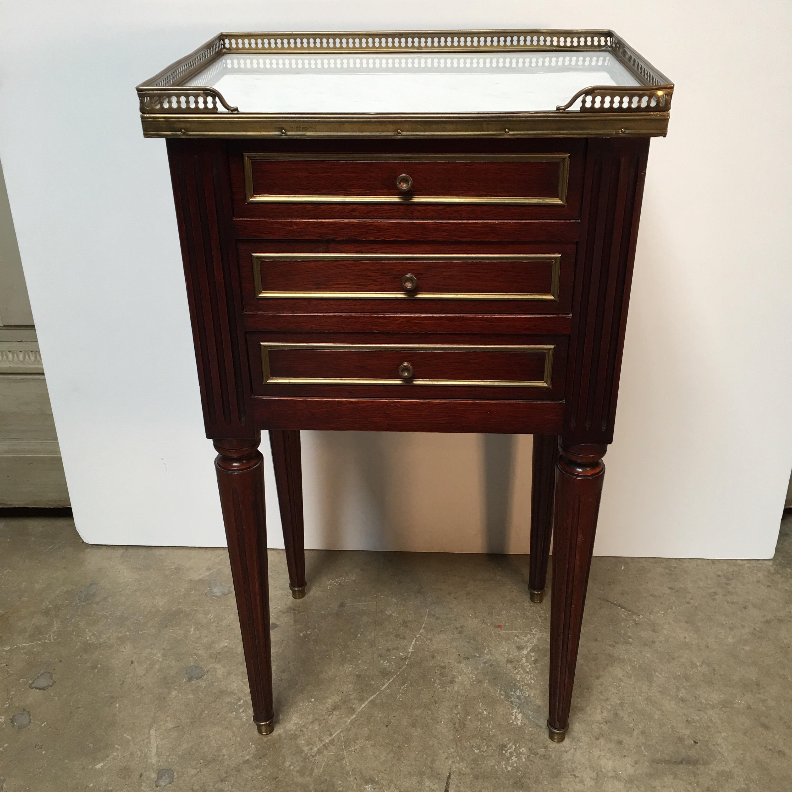 French Louis XVI Style Mahogany Table In Good Condition In Dallas, TX
