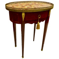 Table d'appoint française de style Louis XVI