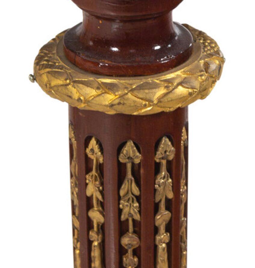 French Louis XVI Style Ormolu-Mounted Mahogany Vitrine Table, C. 1880 In Good Condition For Sale In New York, NY