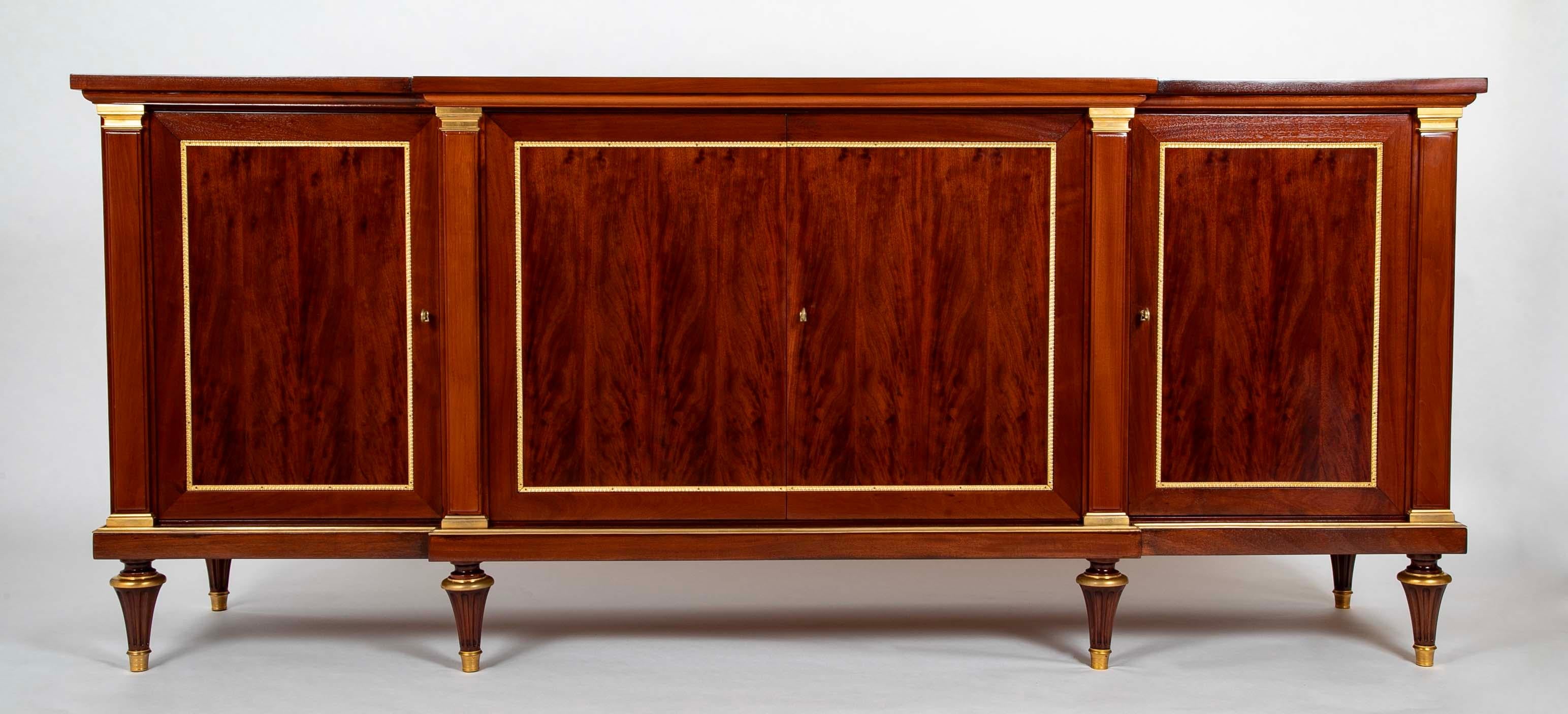 A French Mahogany & Speckled Mahogany Veneered Sideboard by Maurice Rinck In Good Condition In Stamford, CT