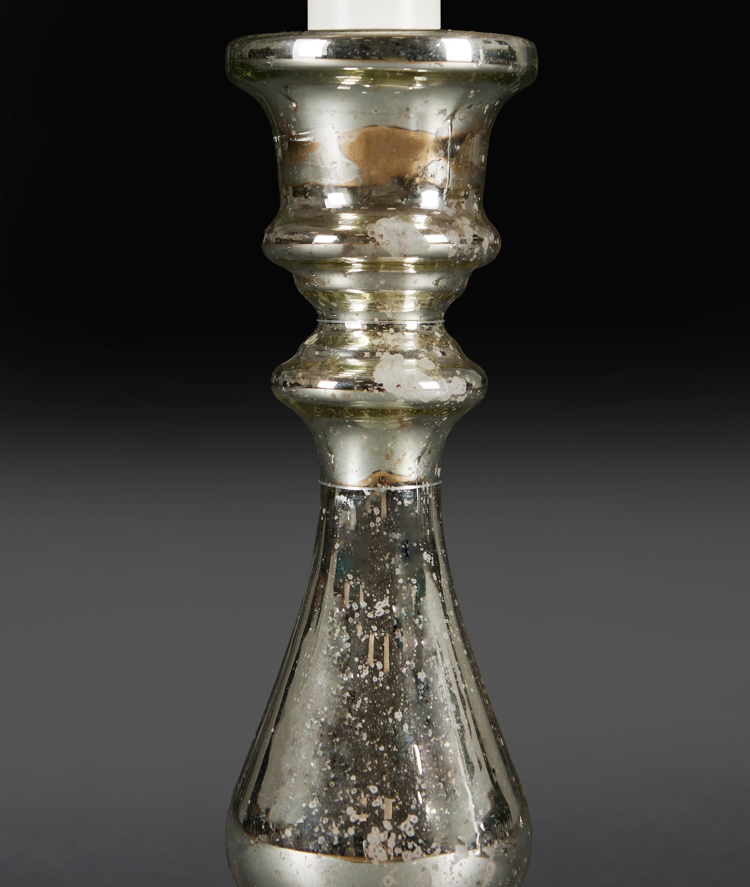 Lámpara de mesa francesa con candelabro de vidrio de mercurio, plateada Francés en venta