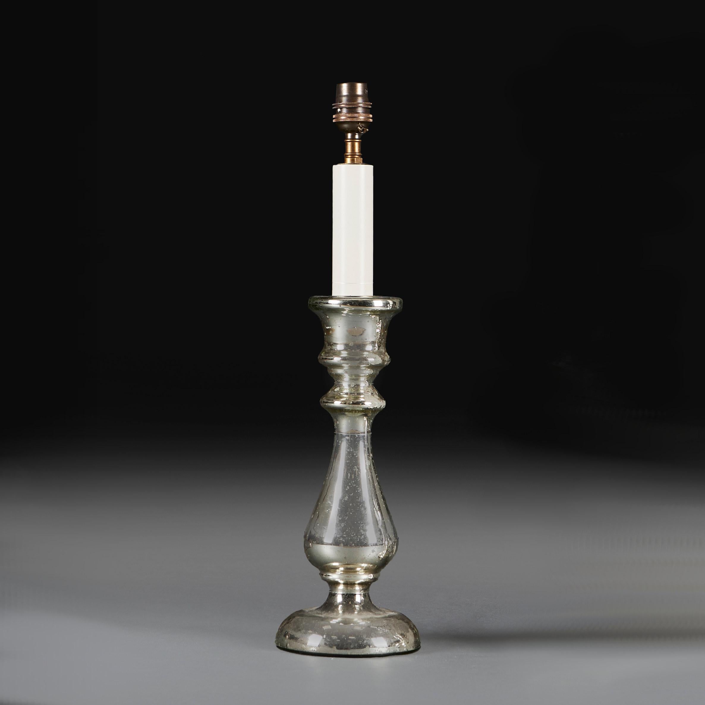 Lámpara de mesa francesa con candelabro de vidrio de mercurio, plateada siglo XX en venta