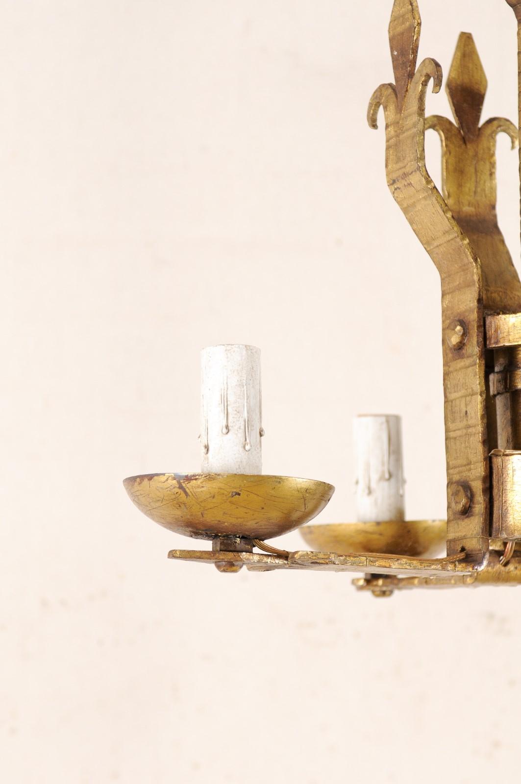French Mid-20th Century Four-Light Gold Iron Chandelier in Fleur de Lys Motif For Sale 6