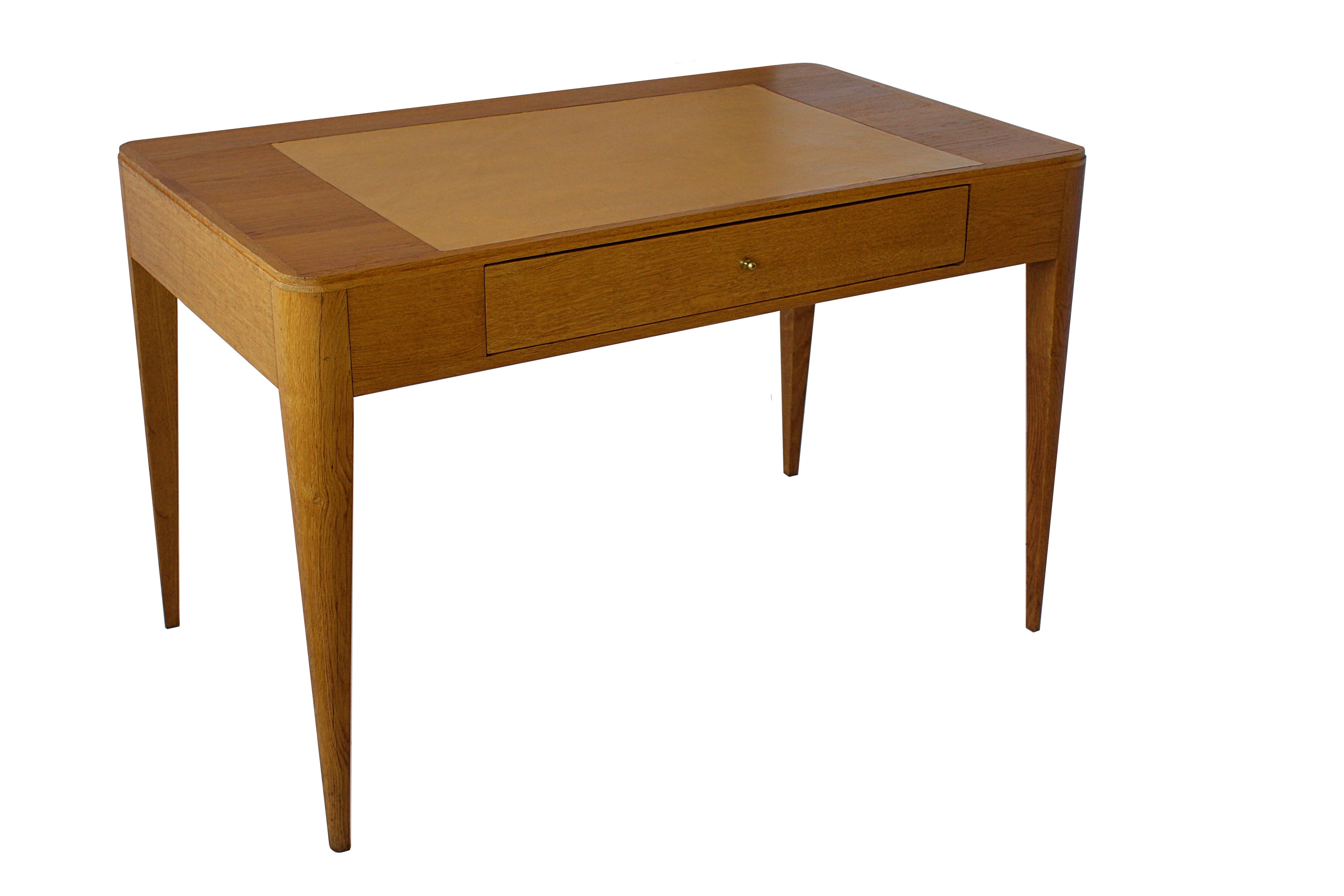 French Modern Oak and Leather Desk, Émile Jacques Ruhlmann In Good Condition In Hollywood, FL