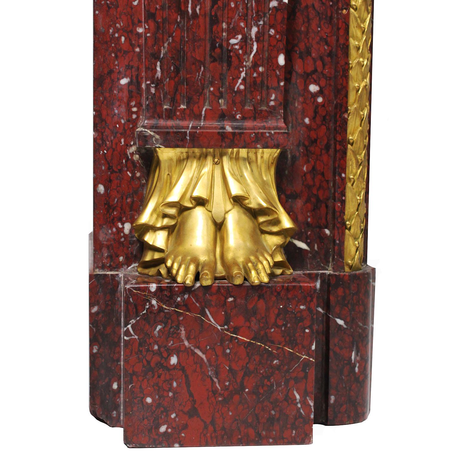 Français Manteau de cheminée français Napoléon III sculpté en marbre griotte et bronze doré, à poser en vente