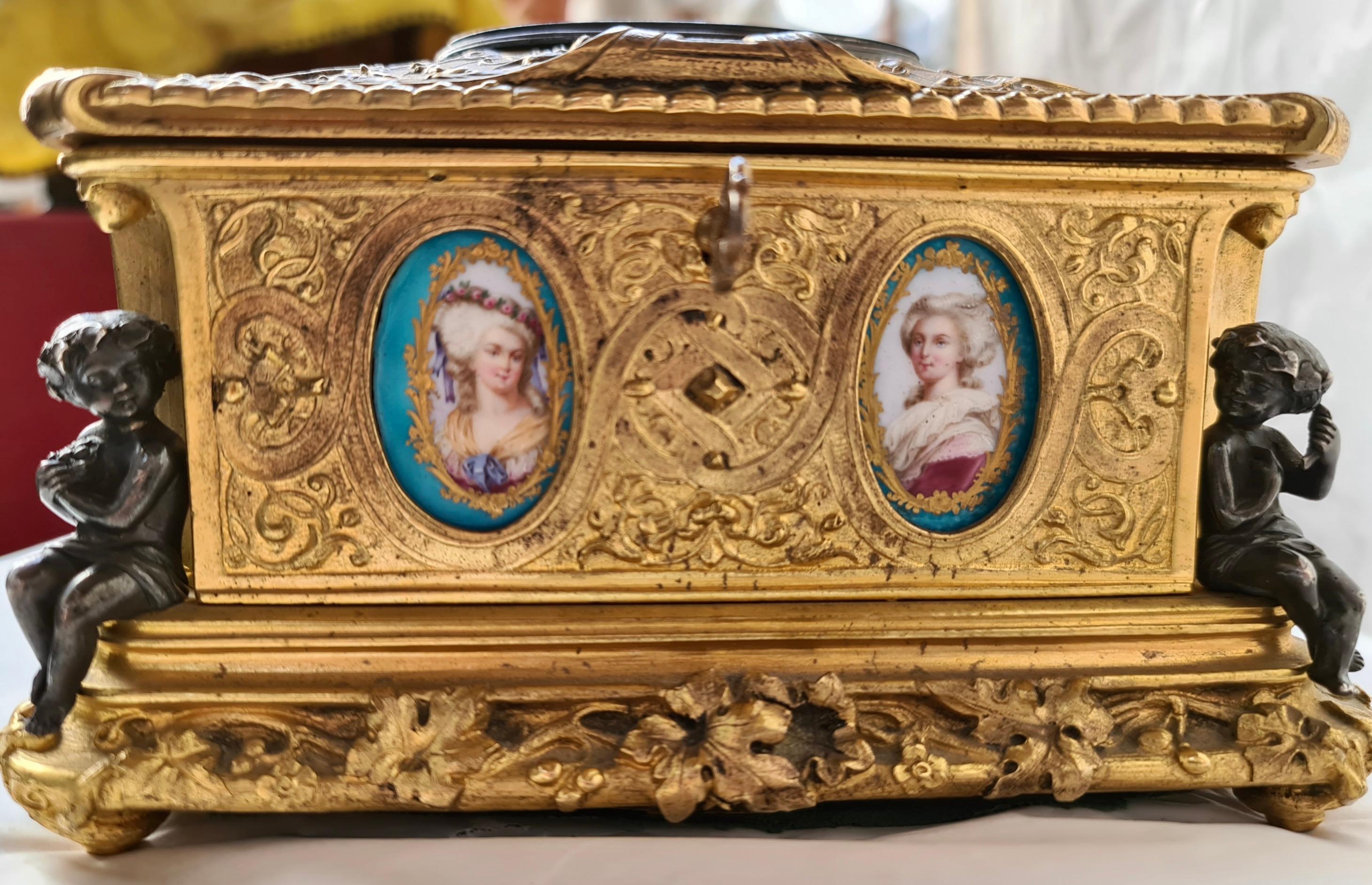 French Napoléon III Ormolu and Sèvres Porcelain Jewelry Casket 2