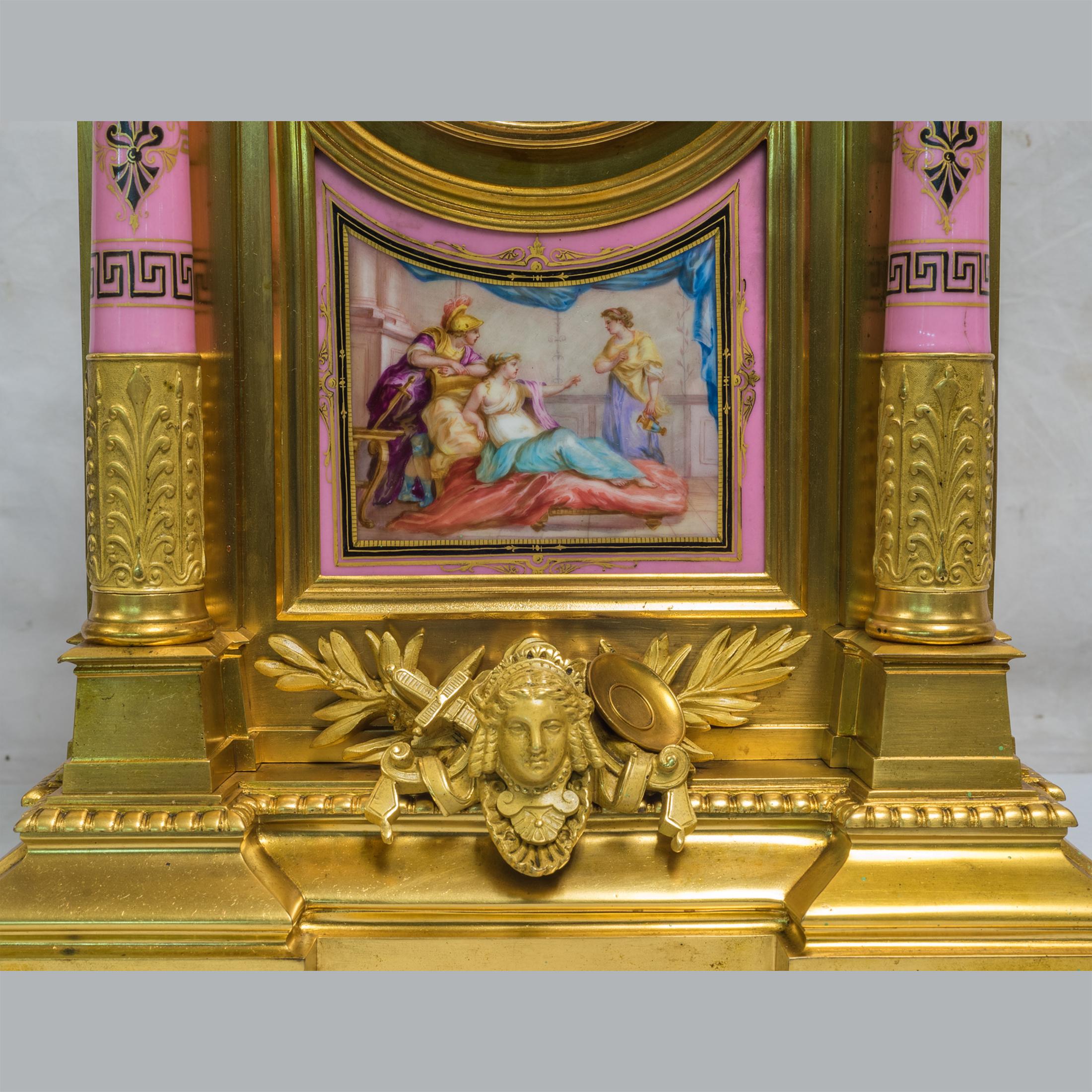 Pendule Napoléon III en porcelaine rose et bronze doré en vente 9