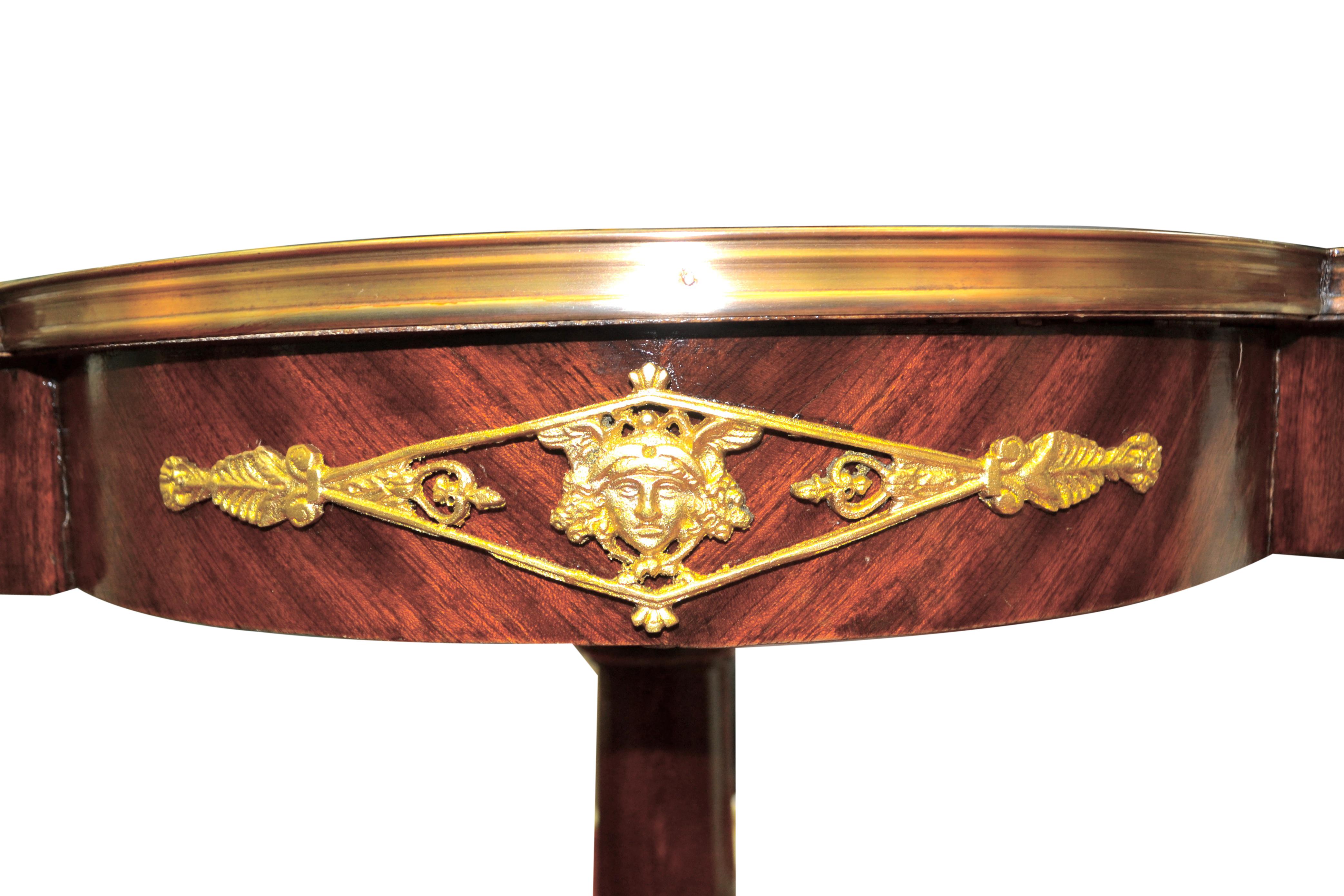 French Napoleon III Style Tulipwood and Mahogany Table In Good Condition For Sale In Vancouver, British Columbia