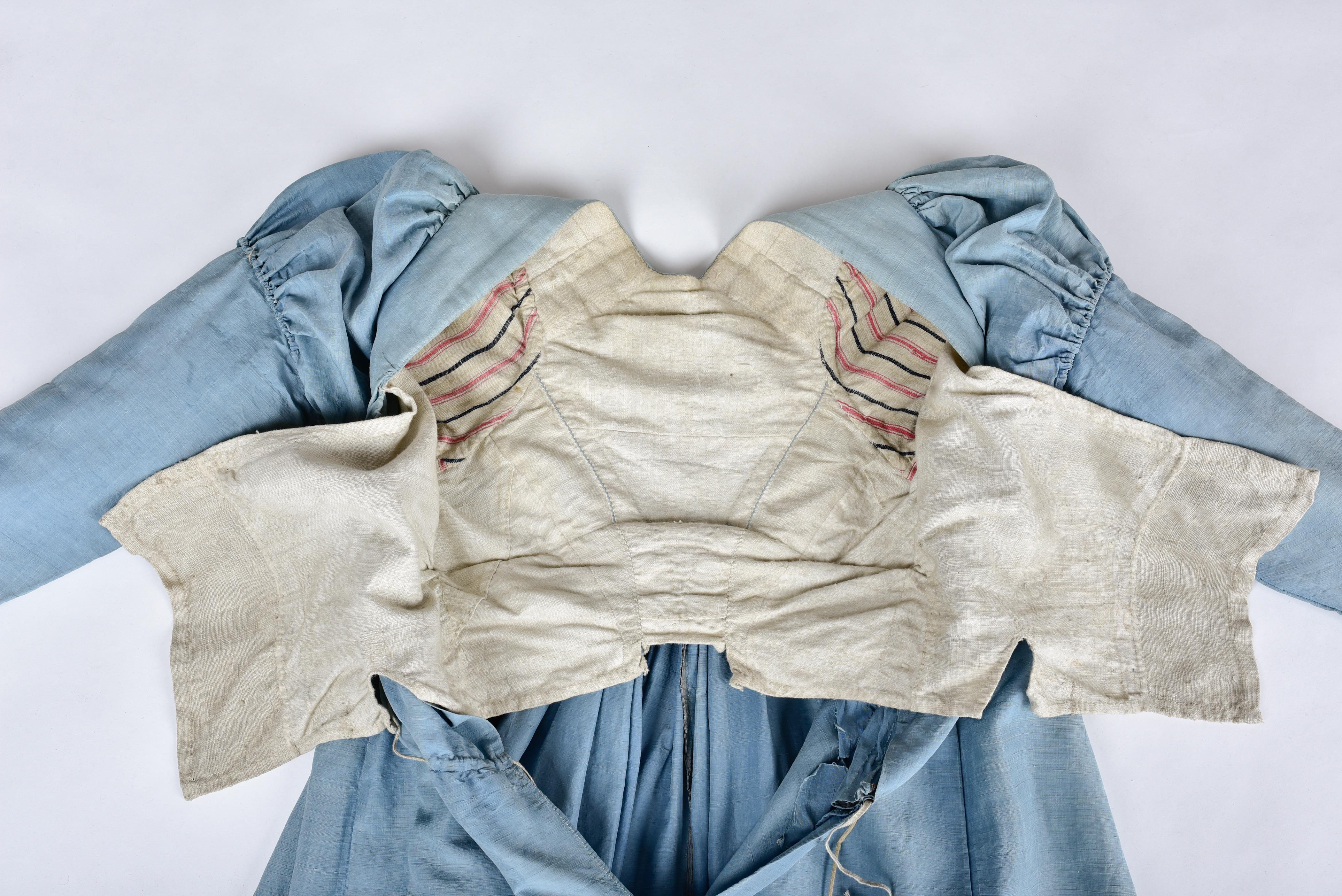 A French Napoleonic Pastel blue Silk Regency Dress Circa 1800-1805 7