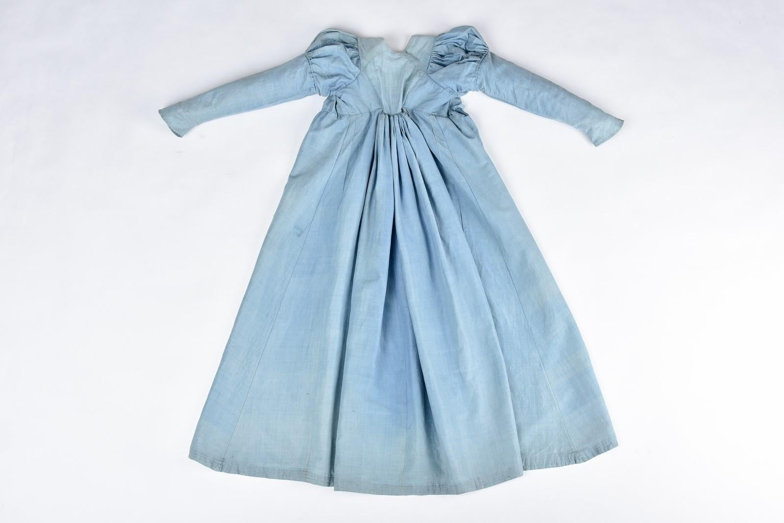 A French Napoleonic Pastel blue Silk Regency Dress Circa 1800-1805 9