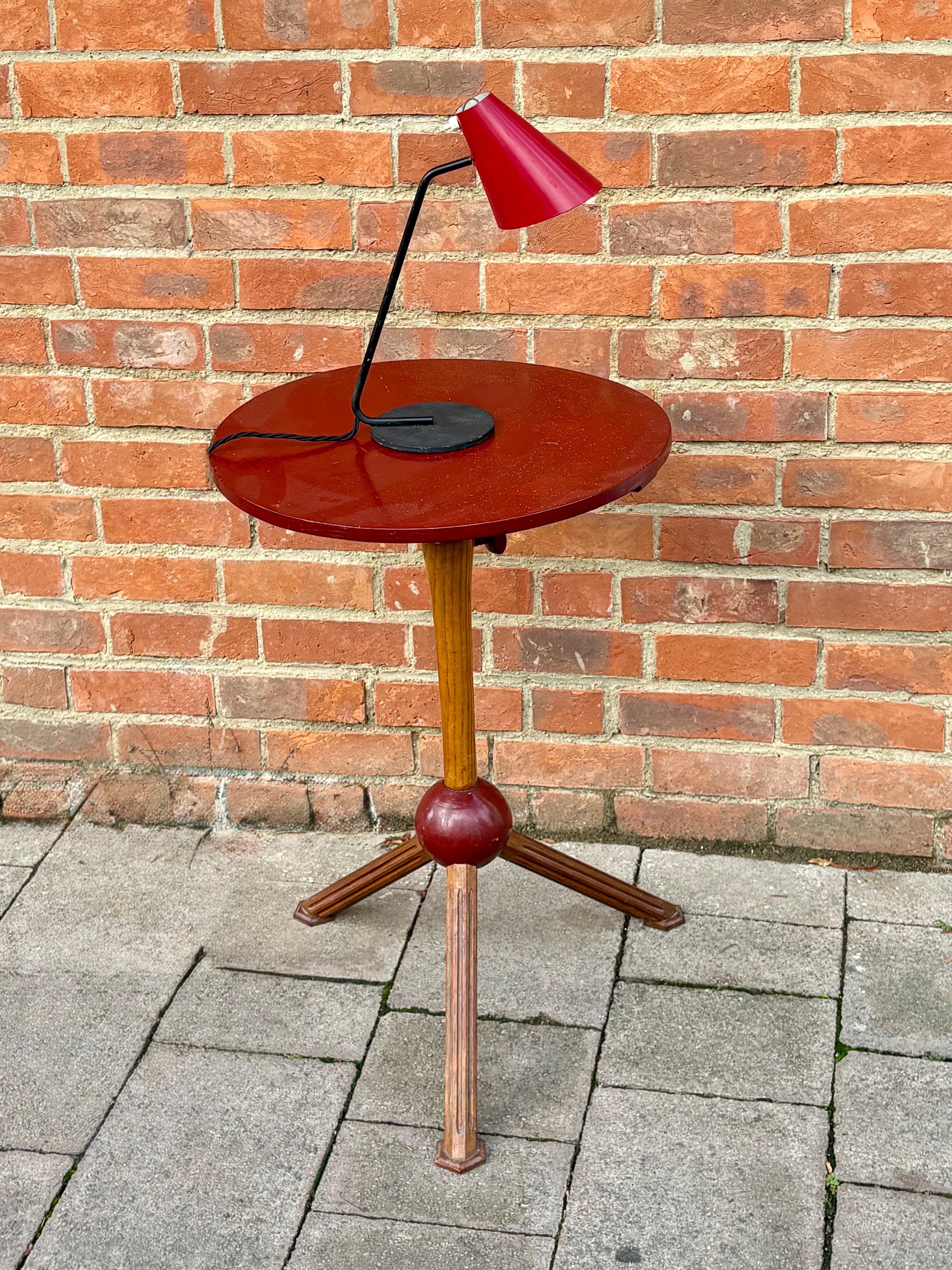 Mid-Century moderno Tavolo Sputnik francese degli anni '50, in Oak e dipinto in vendita