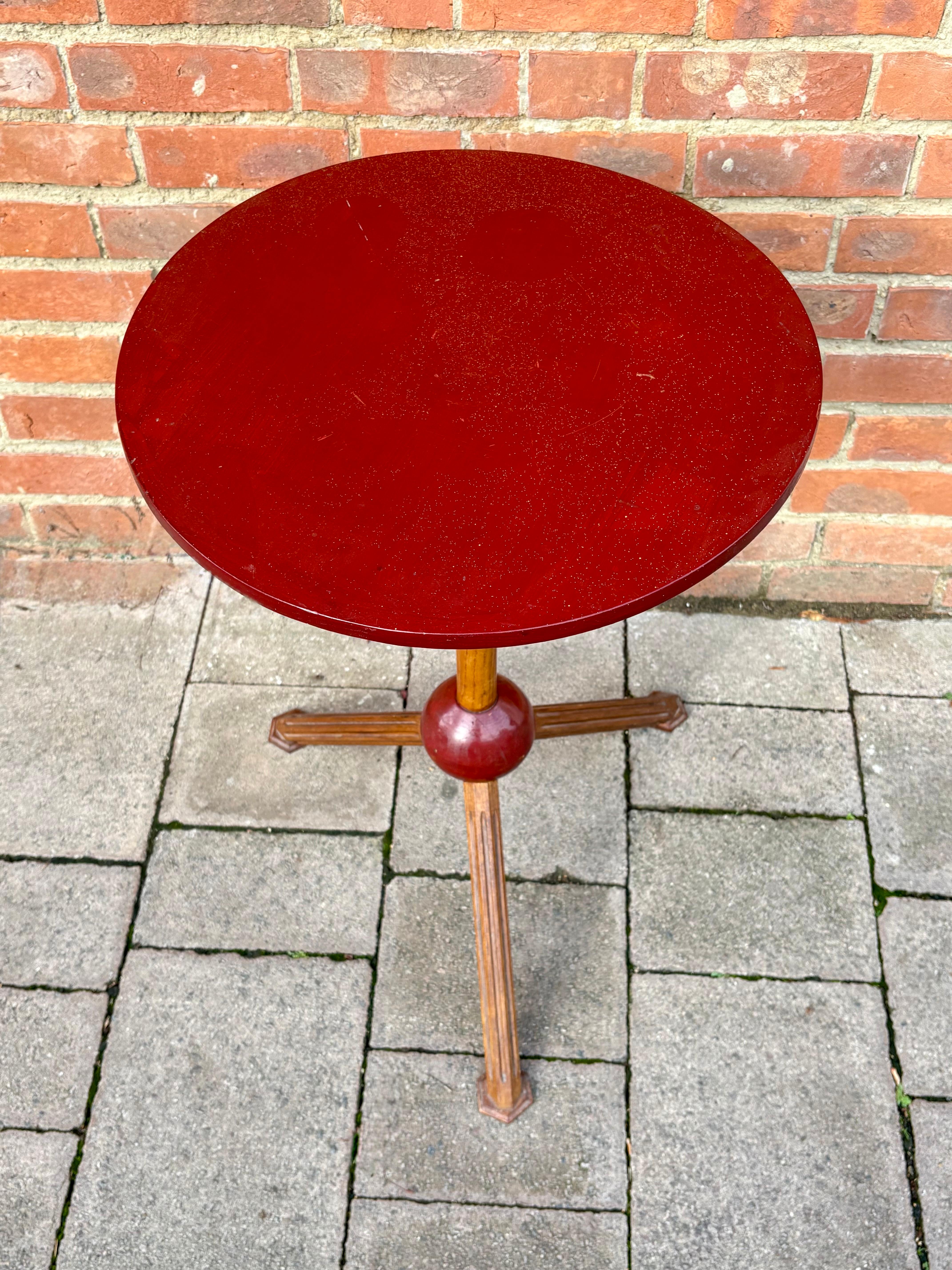 Francese Tavolo Sputnik francese degli anni '50, in Oak e dipinto in vendita