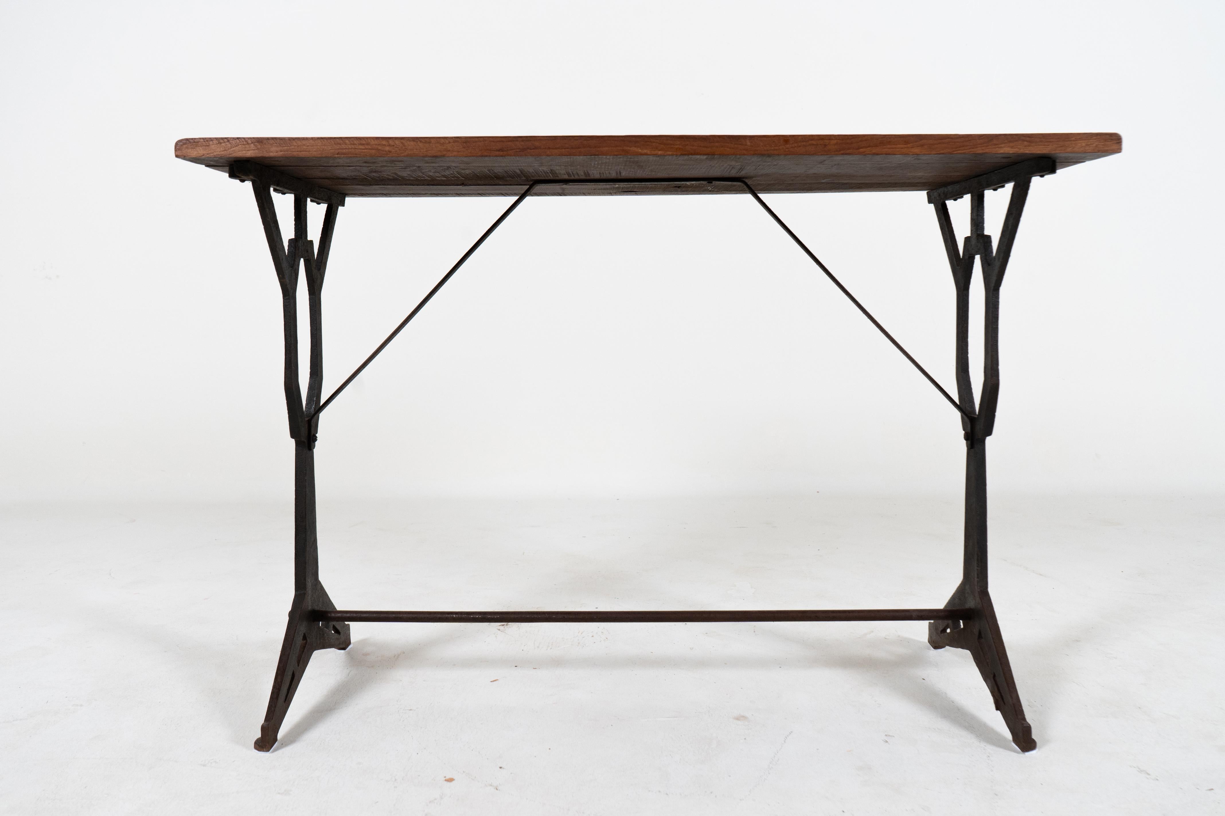 A French Oak Bistro Table, c. 1930 For Sale 1