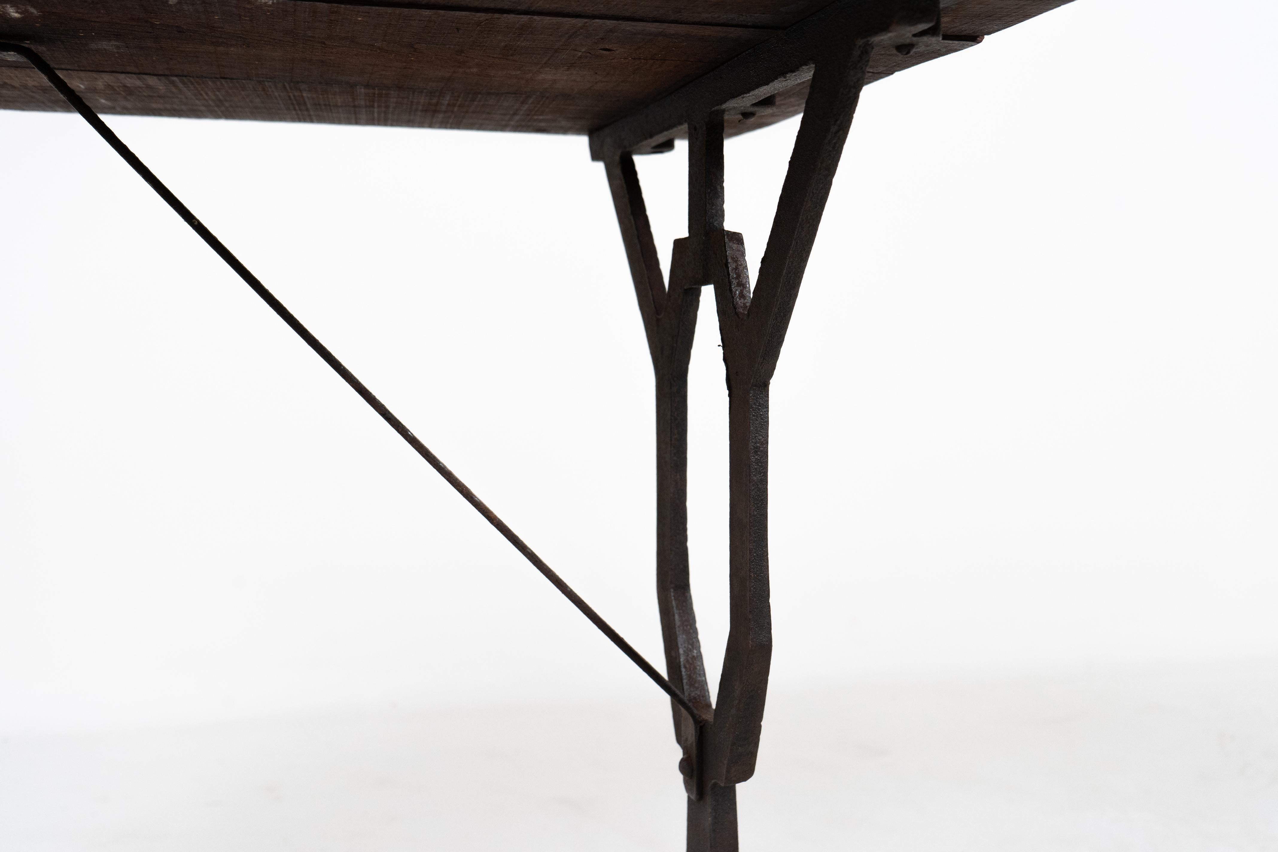A French Oak Bistro Table, c. 1930 For Sale 1