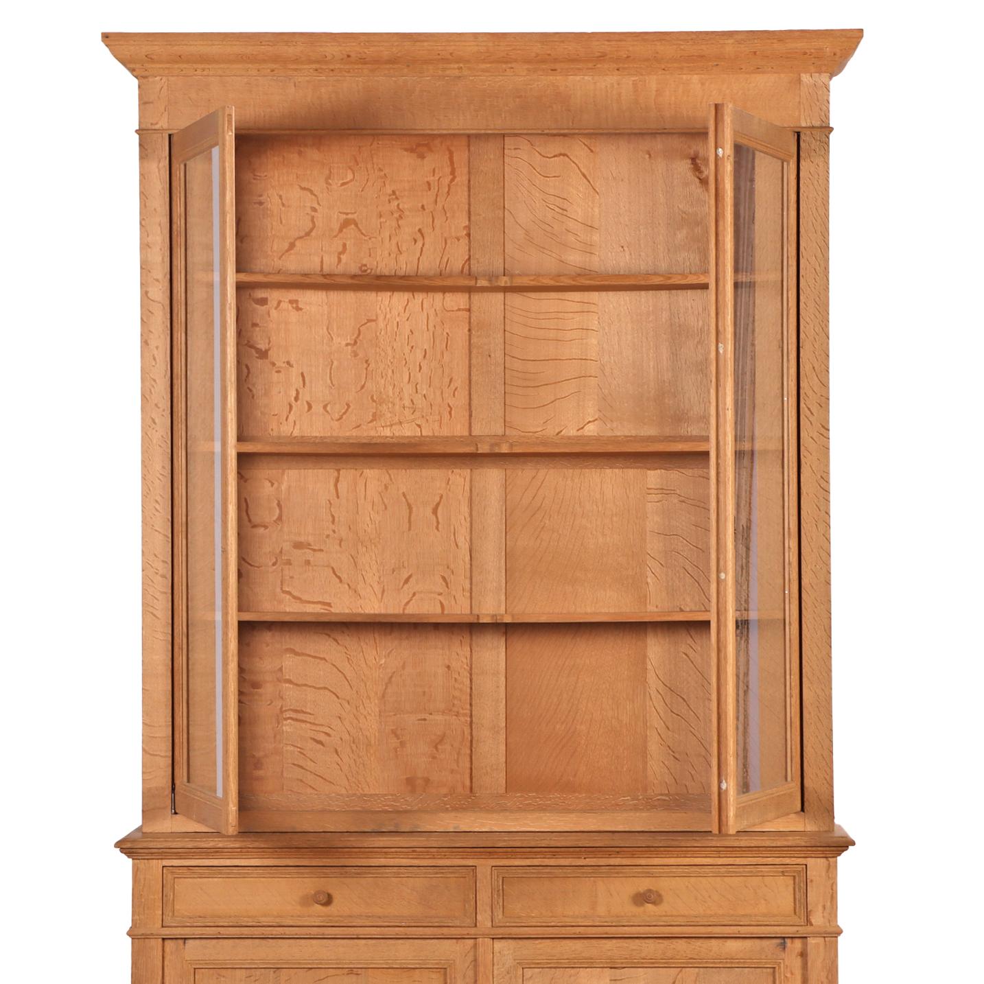 Français Cabinet en Oak a deux corps, C.C. 1880. en vente