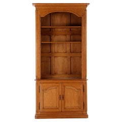 Una libreria francese a pannelli di Oak, in due parti. Circa 1900.