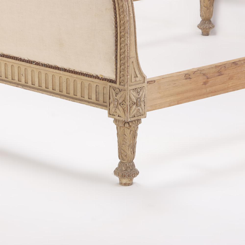 A French painted and carved full size bed, in the Regency style, C. 1900. In Good Condition For Sale In Philadelphia, PA