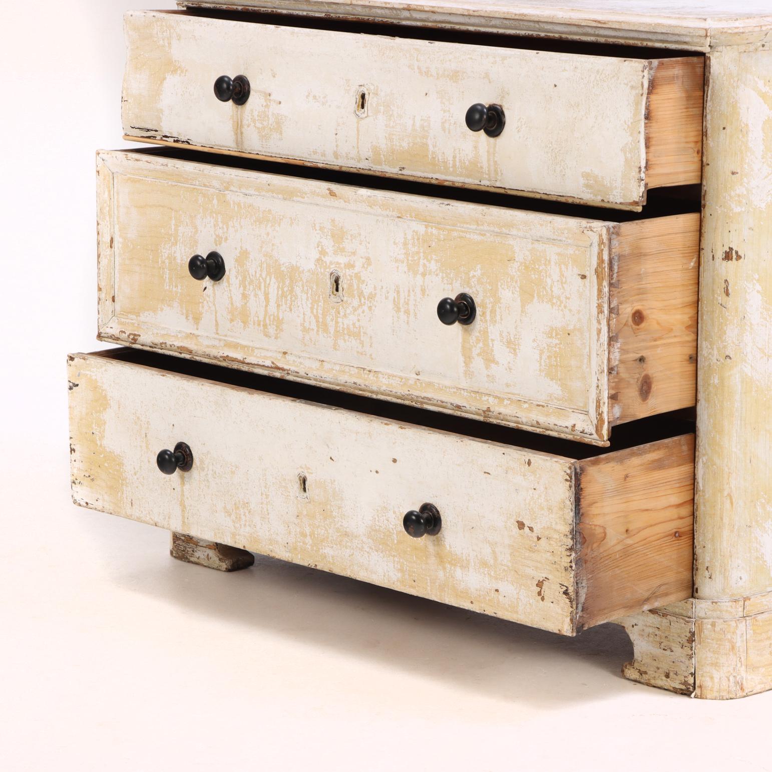 Intagliato Commode francese dipinta, XIX secolo. in vendita