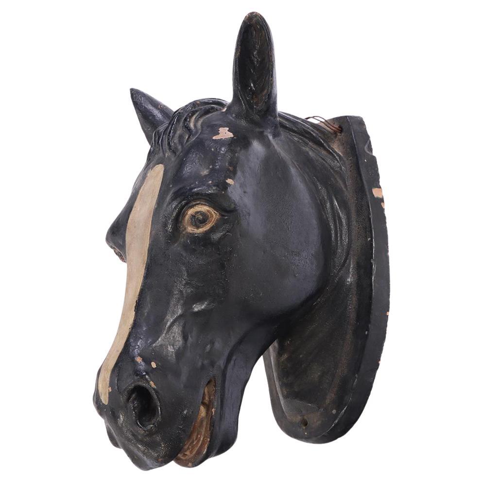Testa di cavallo in terracotta dipinta francese, C.1920. in vendita