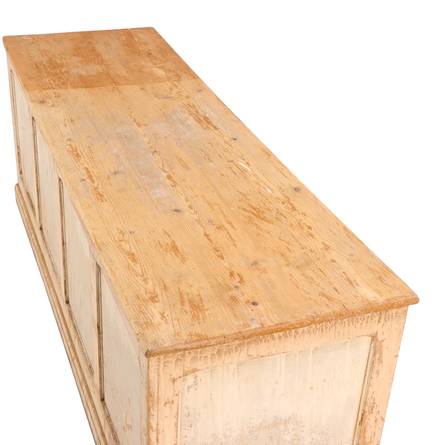 Mostrador francés de madera pintada, c. 1890. siglo XIX en venta