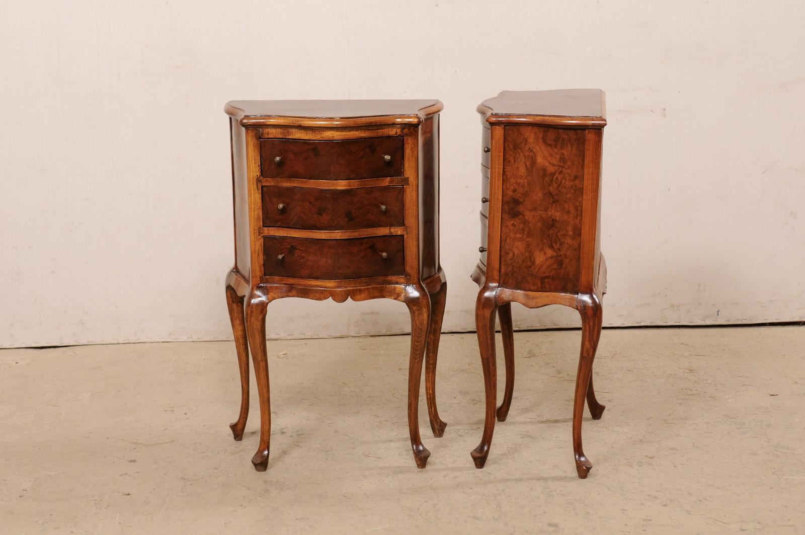 French Pair of Burl Wood 3-Drawer Serpentine Side Chests 'or End Tables' For Sale 5
