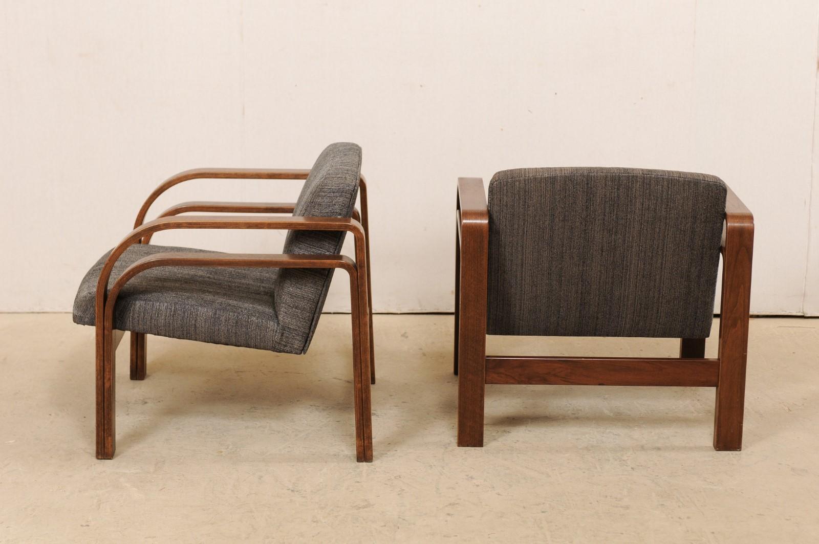 Französisches Paar Sessel aus doppeltem gebogenem Holz mit gepolsterter Sitzfläche und Rückenlehne im Angebot 1