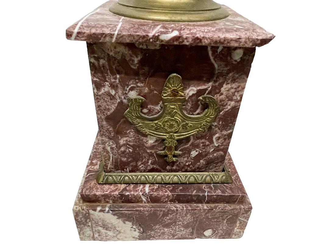 A French pair of marble columns pedestals, ca 1900 For Sale 2