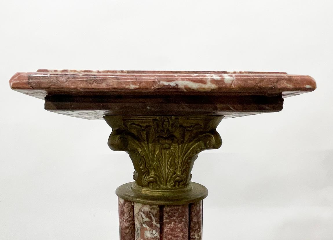 A French pair of marble columns pedestals, ca 1900 For Sale 3
