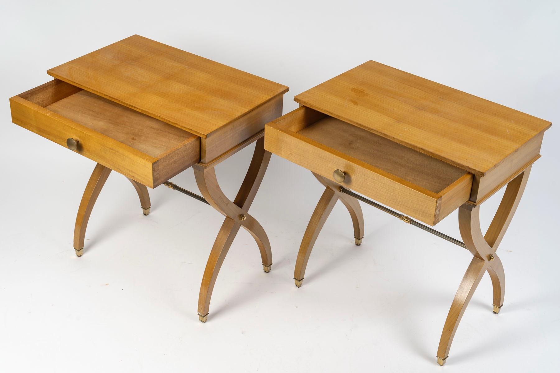 Laiton Paire de tables d'appoint dans le style d'André Arbus (1903-1969), vers 1920 en vente