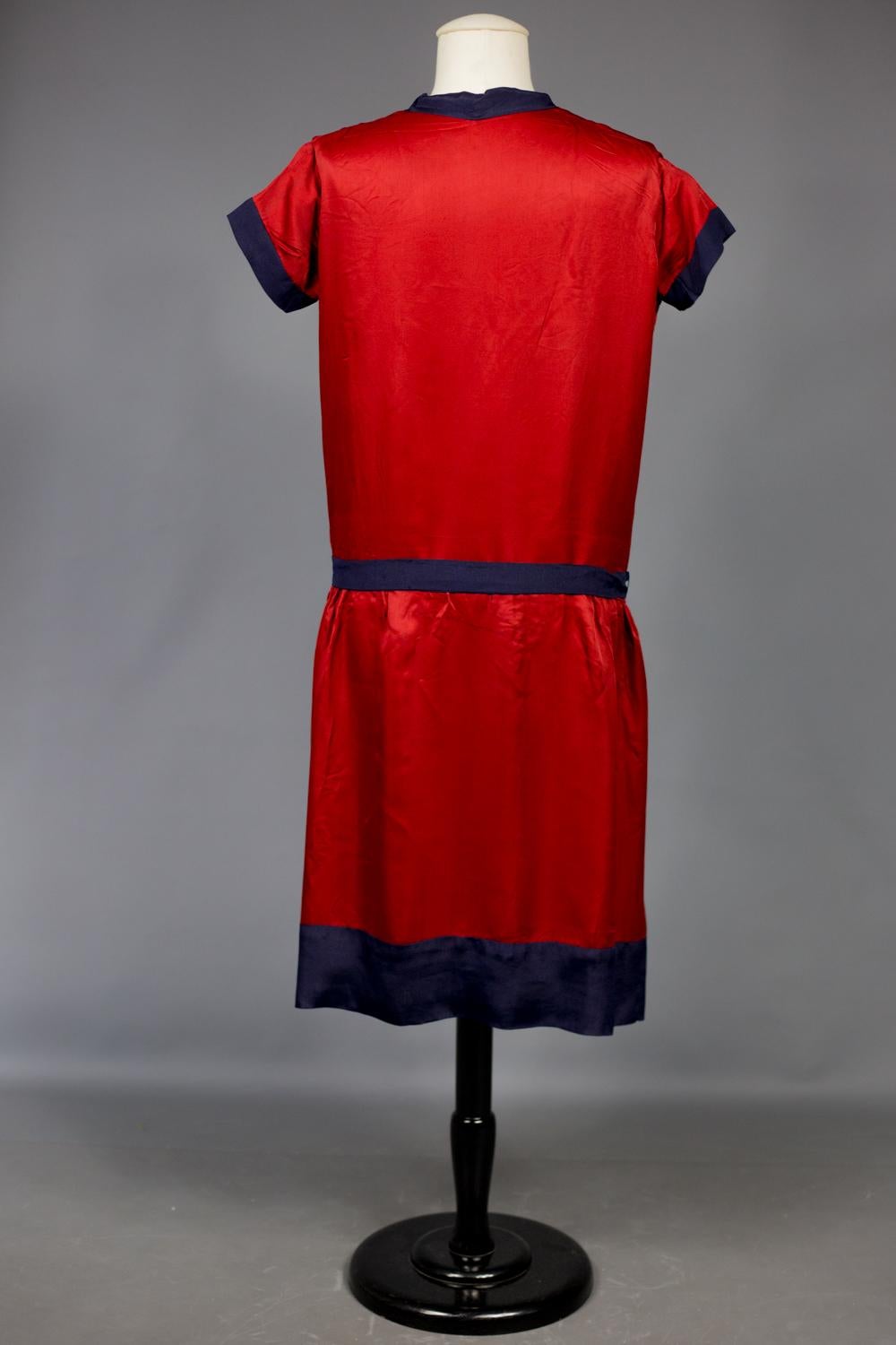 A French Patriotic Navy Dress In Satin And Silk Crepe- Circa 1920 For Sale 2