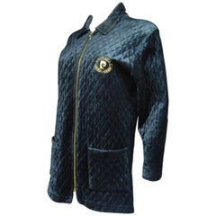 Una chaqueta francesa Pierre Cardin de terciopelo acolchado Circa 1980