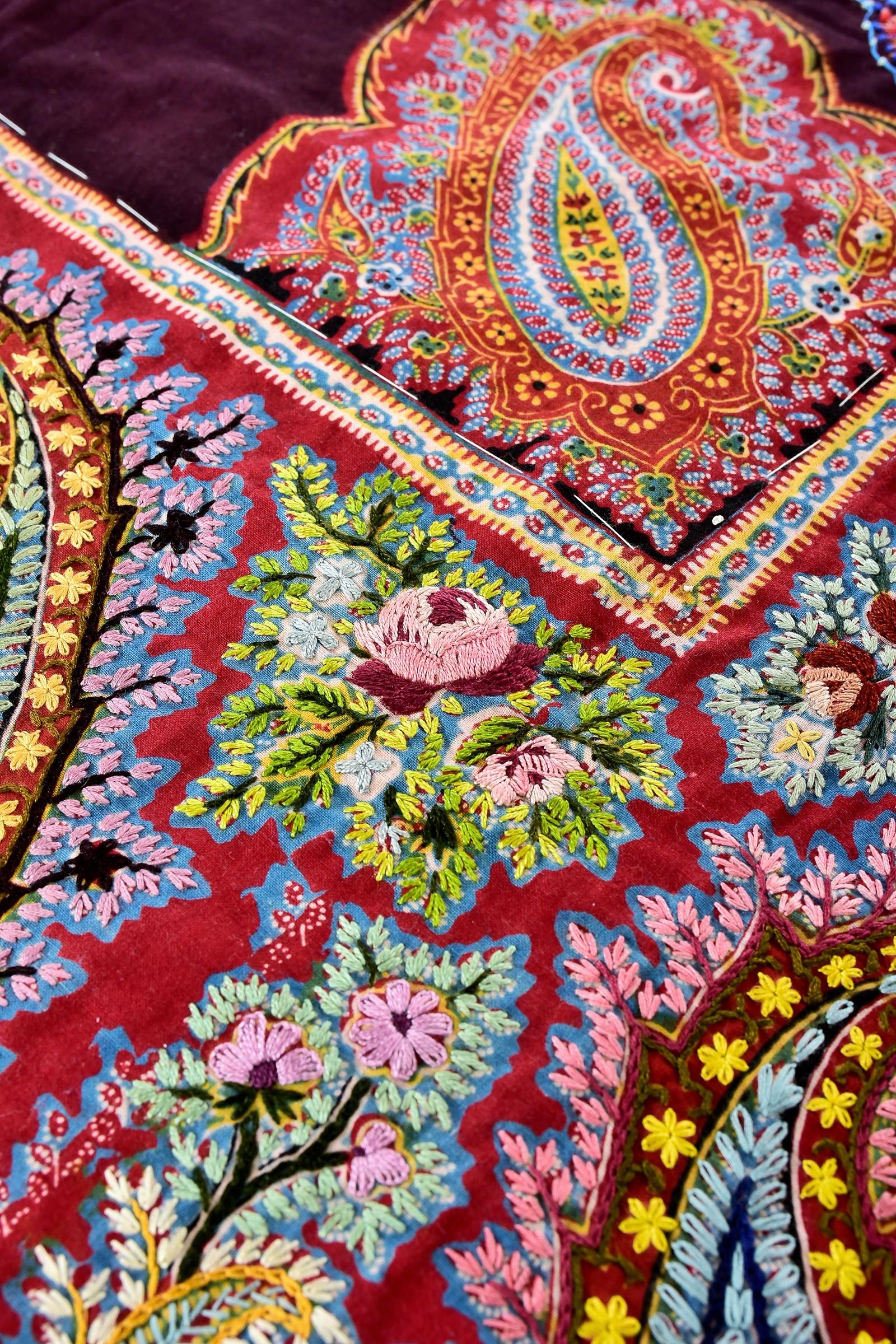 A French Printed and embroidered Paisley Cotton Fichu Shawl - Alsace Circa 1870 5