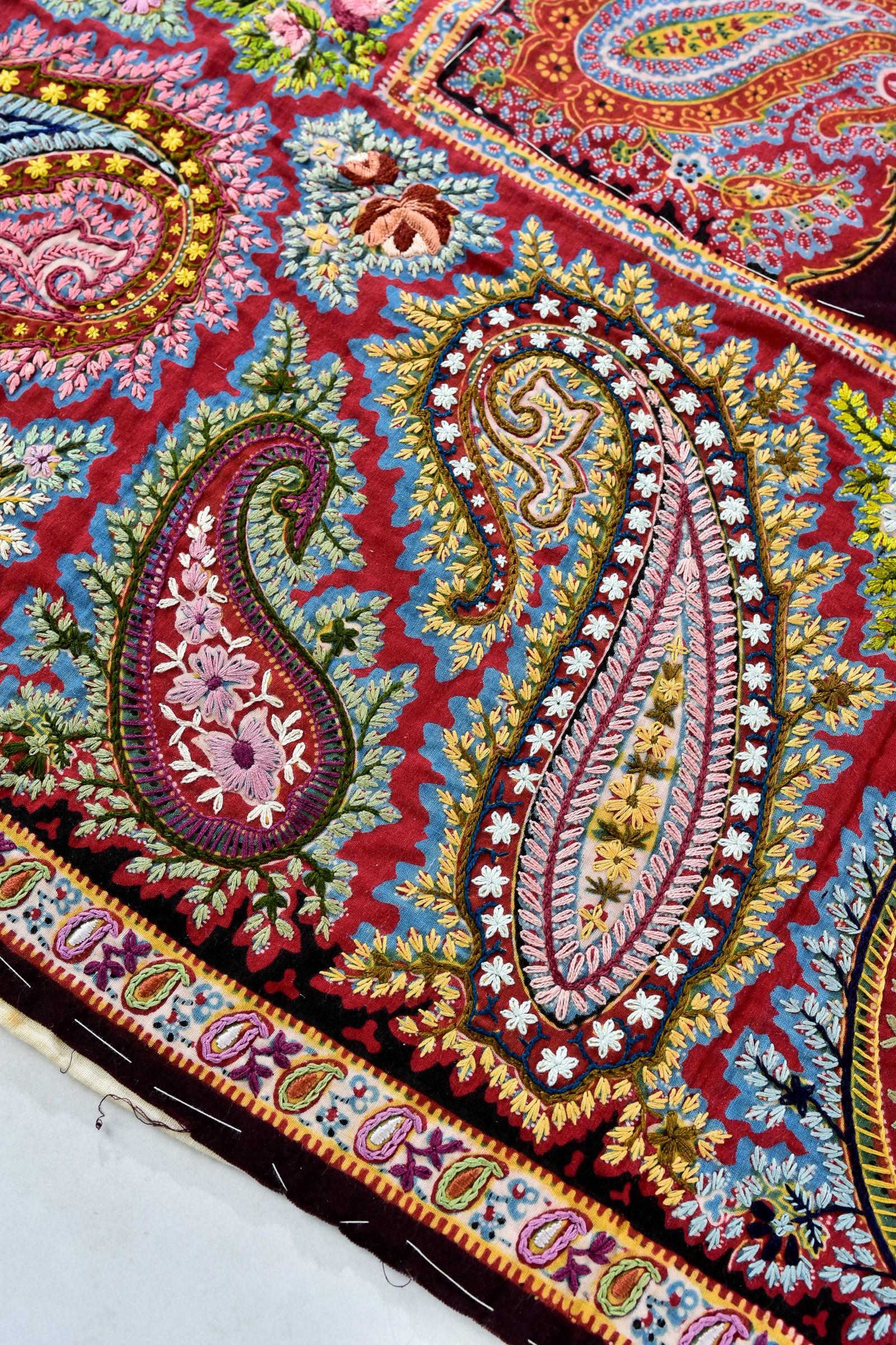 A French Printed and embroidered Paisley Cotton Fichu Shawl - Alsace Circa 1870 8