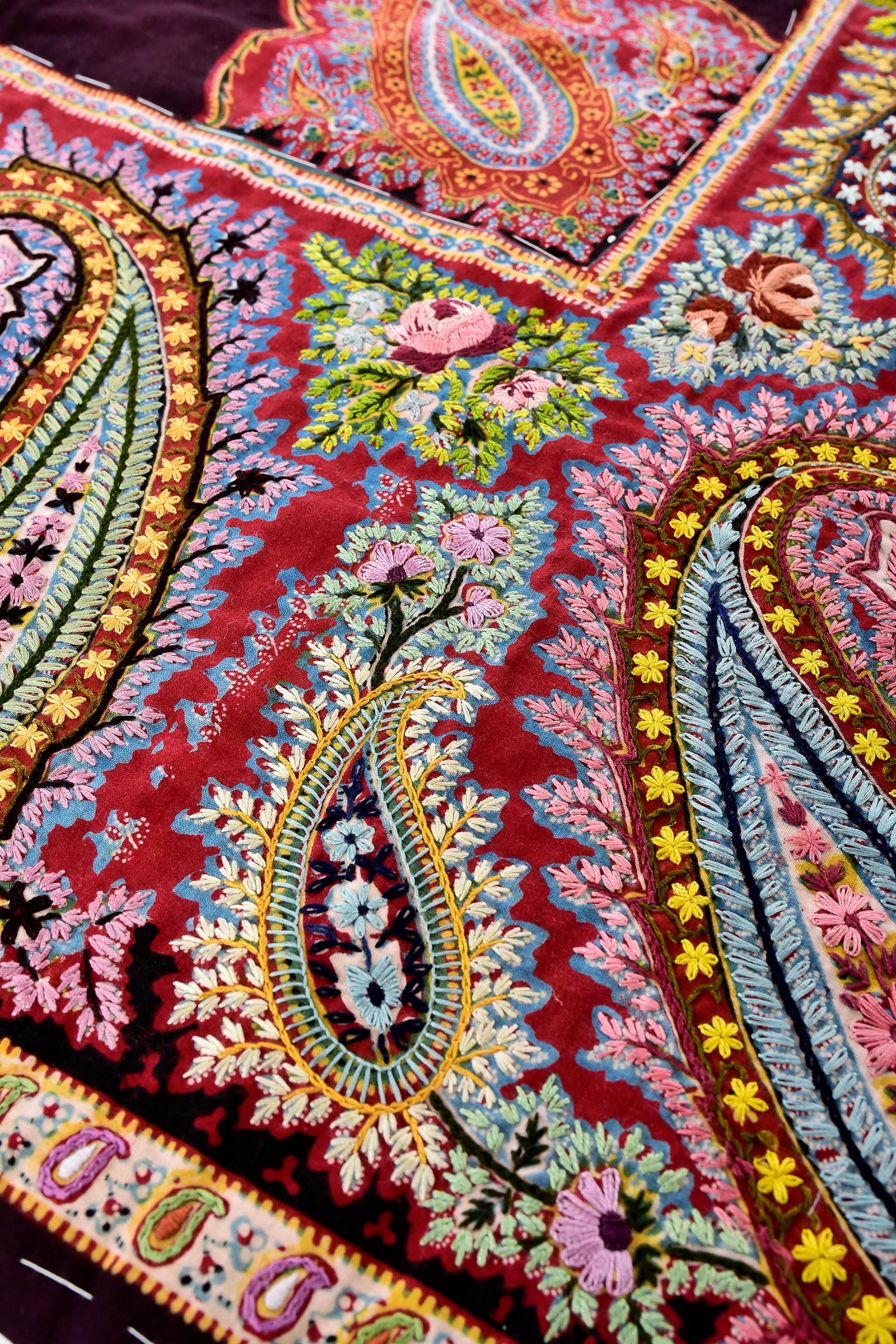 A French Printed and embroidered Paisley Cotton Fichu Shawl - Alsace Circa 1870 4